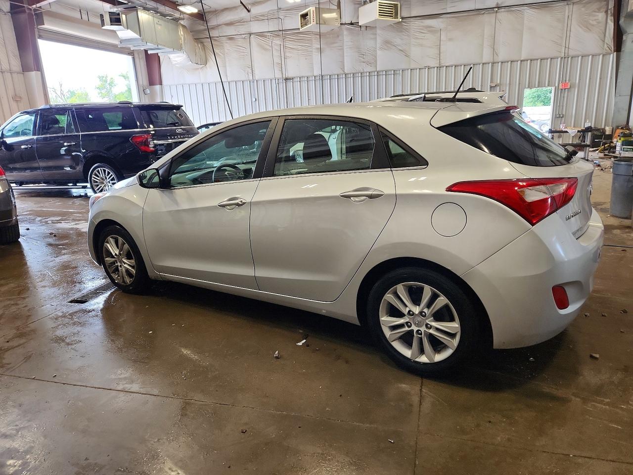 2014 Hyundai Elantra Gt Base Silver vin: KMHD35LH2EU165034
