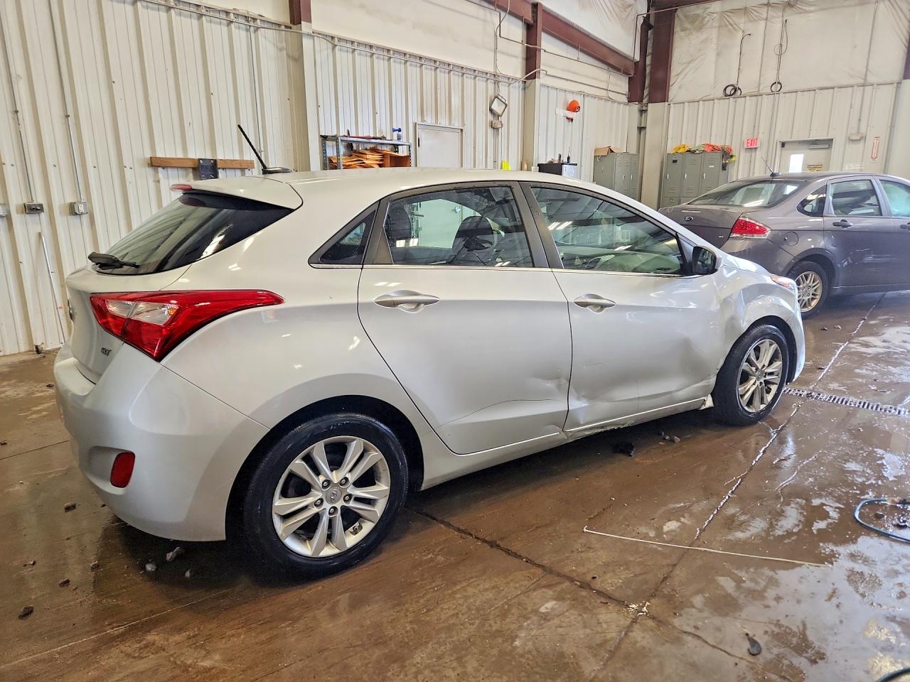 2014 Hyundai Elantra Gt Base Silver vin: KMHD35LH2EU165034