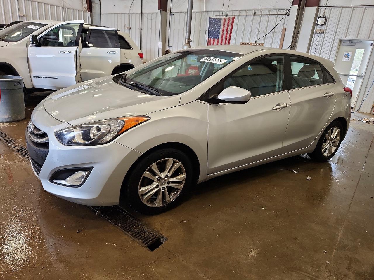2014 Hyundai Elantra Gt Base Silver vin: KMHD35LH2EU165034