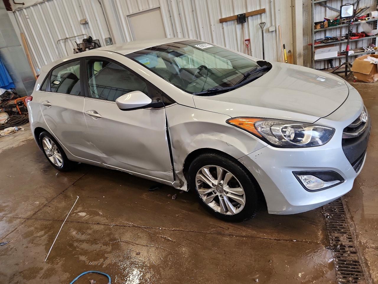 2014 Hyundai Elantra Gt Base Silver vin: KMHD35LH2EU165034