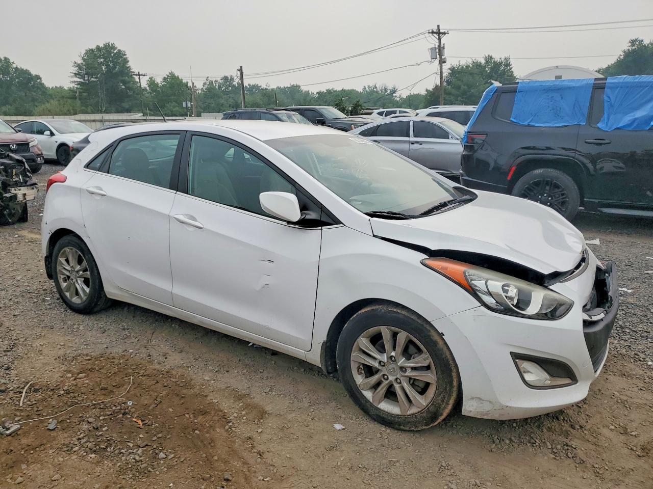 2014 Hyundai Elantra Gt Base White vin: KMHD35LH2EU166684