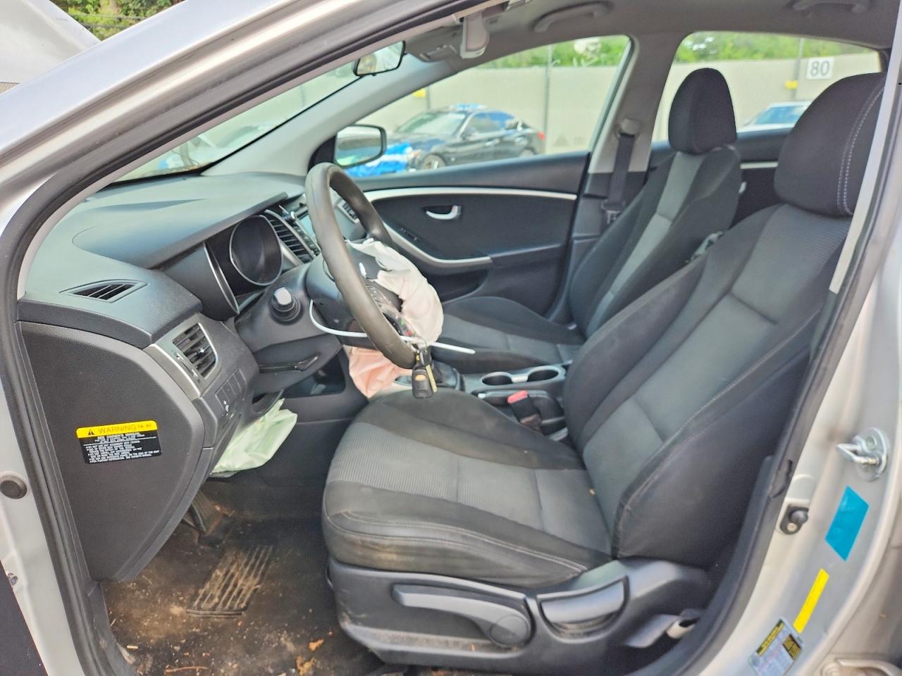 2014 Hyundai Elantra Gt Base Silver vin: KMHD35LH2EU170640