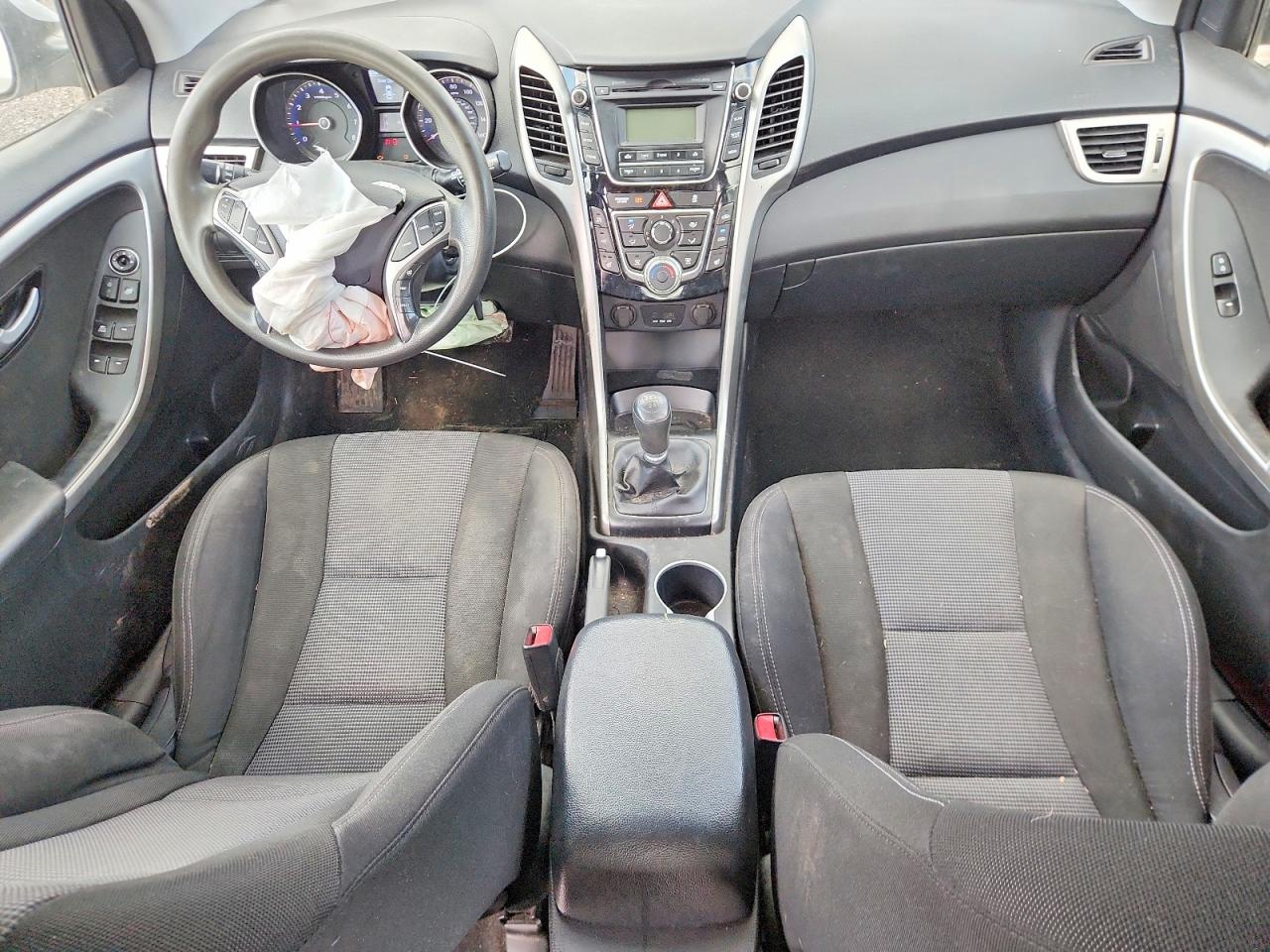 2014 Hyundai Elantra Gt Base Silver vin: KMHD35LH2EU170640