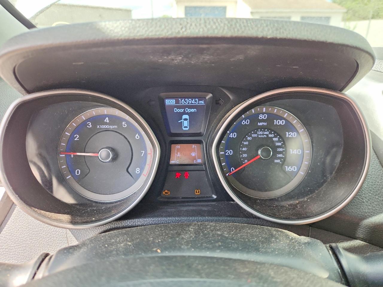 2014 Hyundai Elantra Gt Base Silver vin: KMHD35LH2EU170640