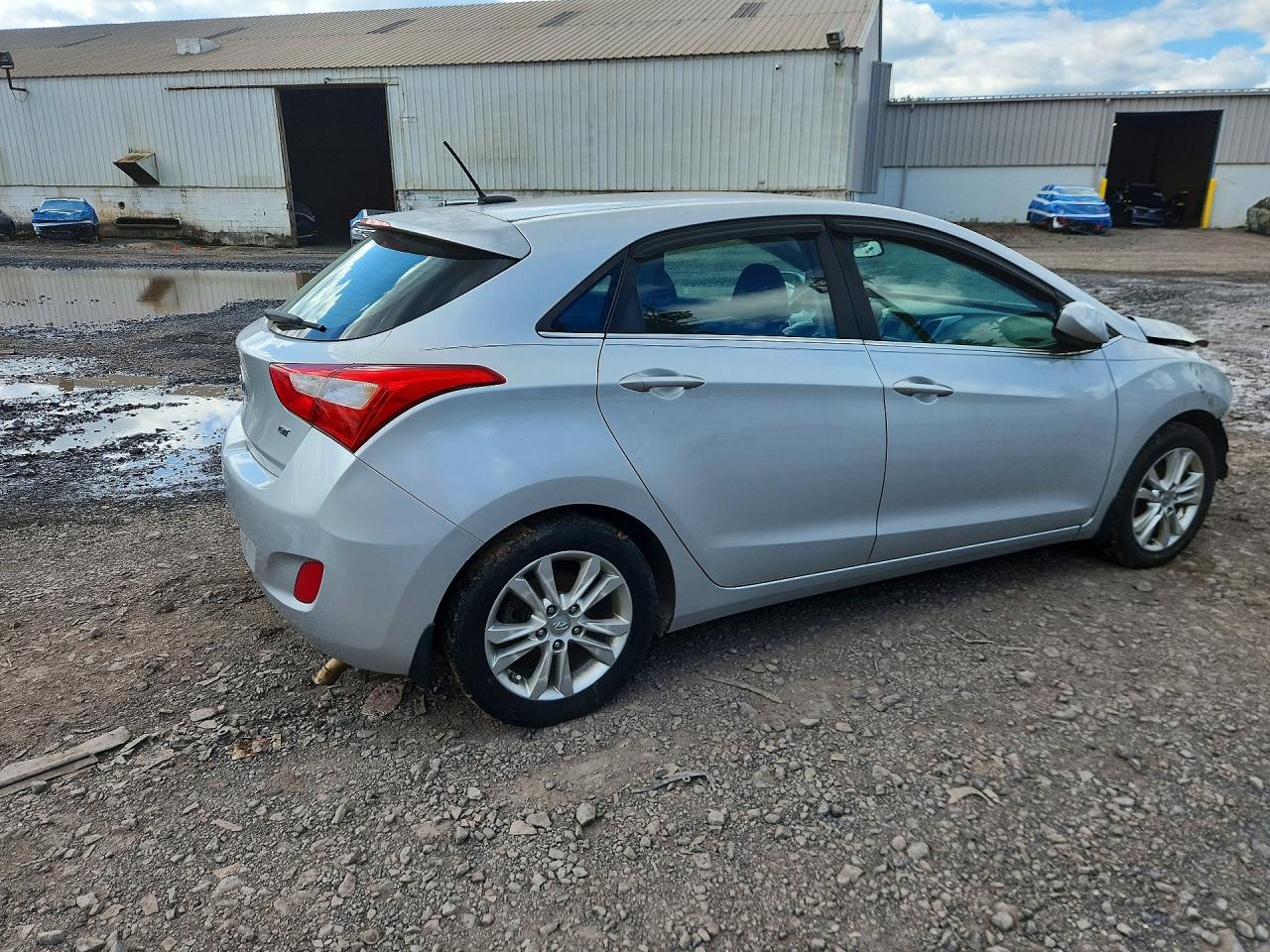 2014 Hyundai Elantra Gt Base Silver vin: KMHD35LH2EU170640