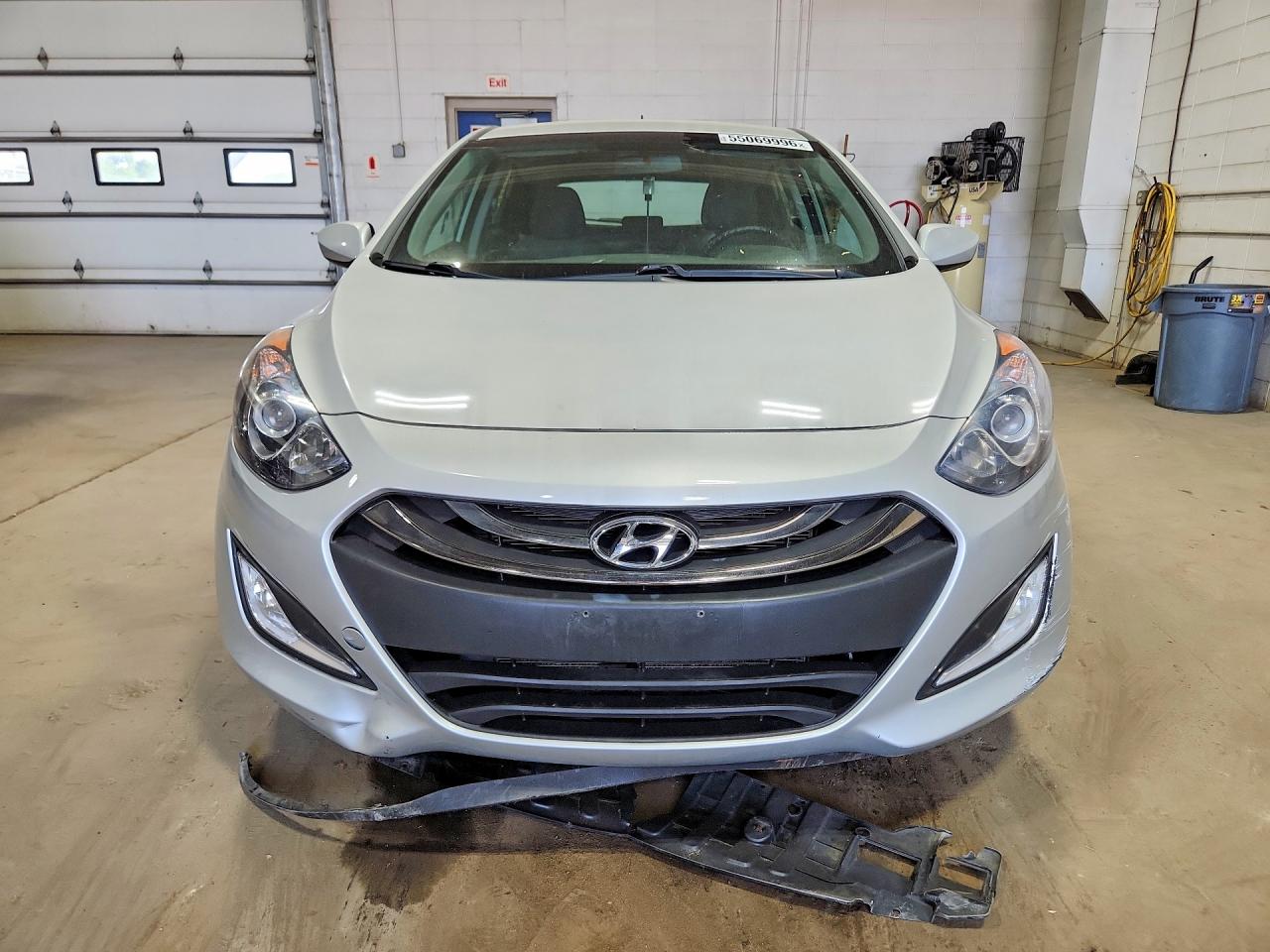 2014 Hyundai Elantra Gt Base Silver vin: KMHD35LH2EU219352
