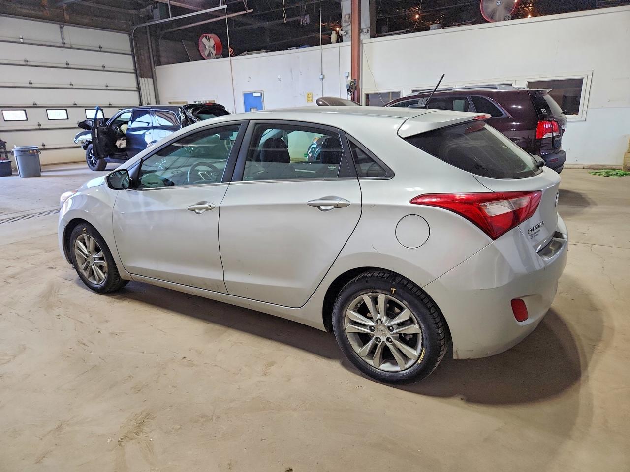 2014 Hyundai Elantra Gt Base Silver vin: KMHD35LH2EU219352