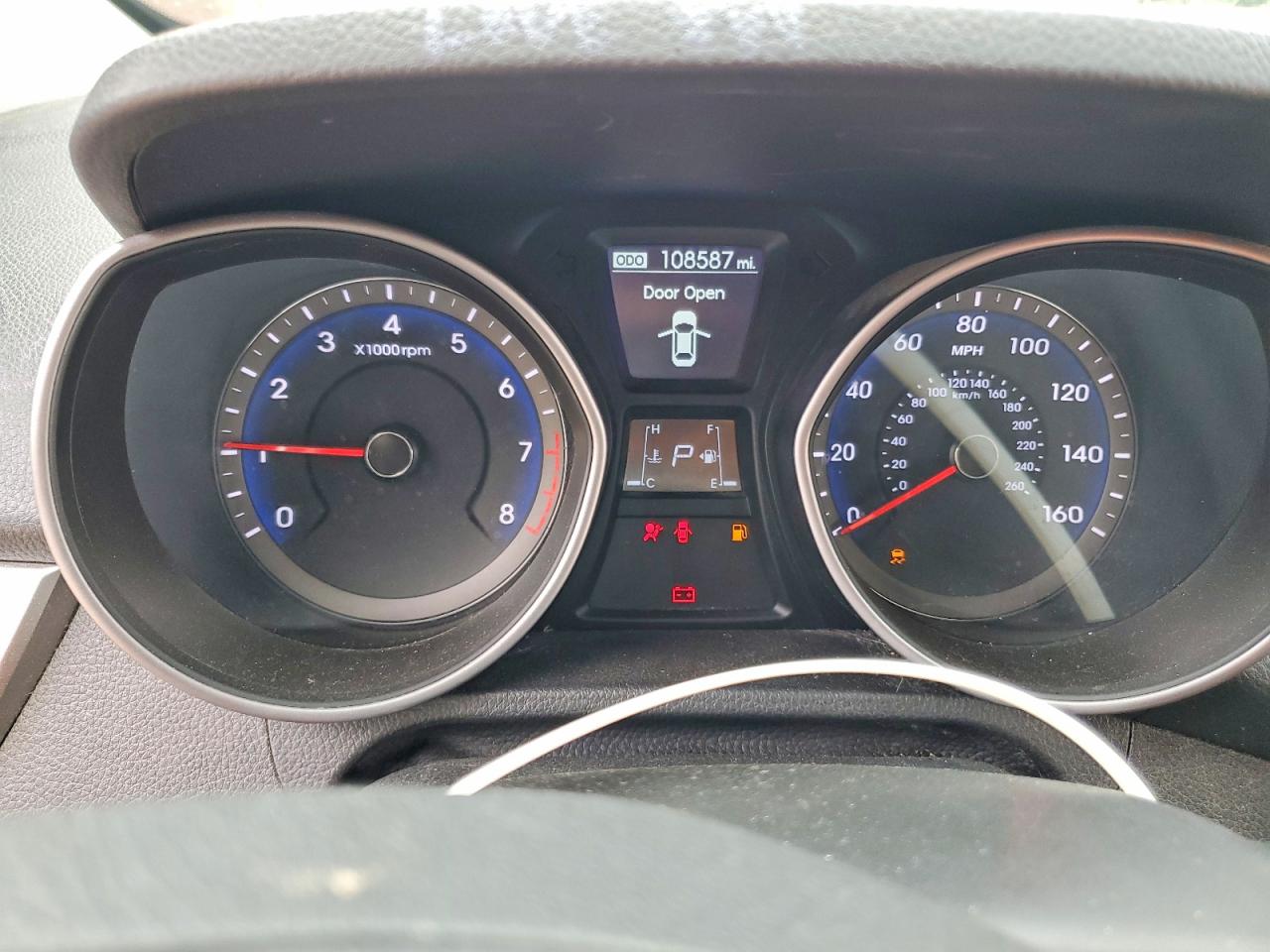 2014 Hyundai Elantra Gt Base Silver vin: KMHD35LH2EU219352