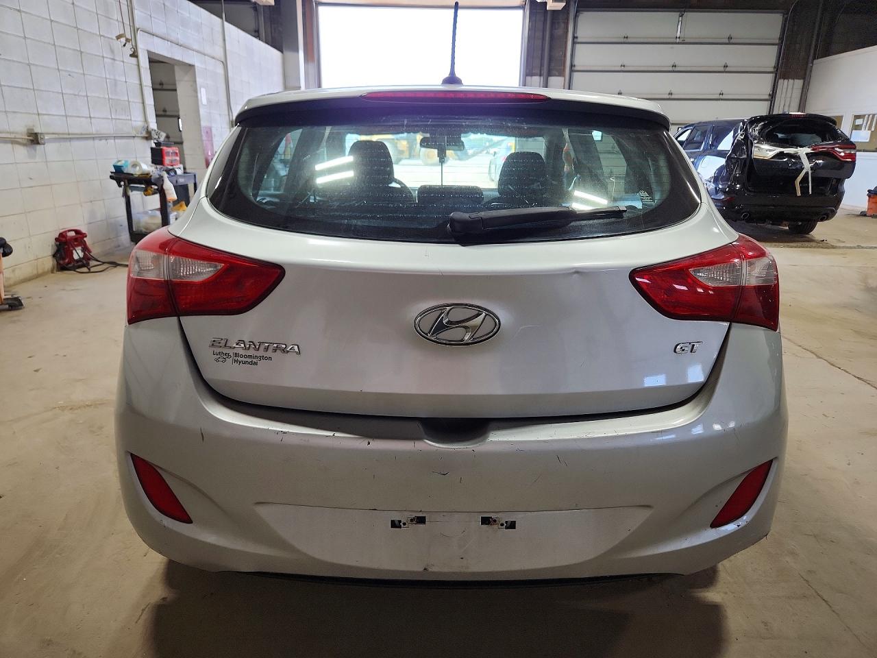 2014 Hyundai Elantra Gt Base Silver vin: KMHD35LH2EU219352