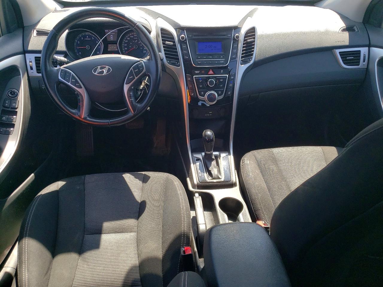 2015 Hyundai Elantra Gt Base Silver vin: KMHD35LH2FU243118
