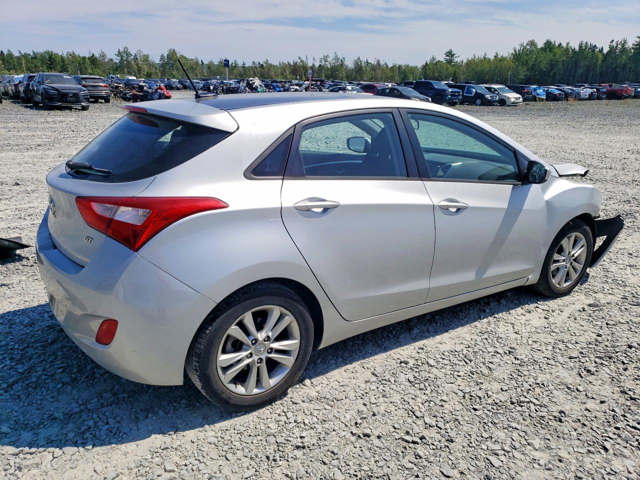 2015 Hyundai Elantra Gt Base Silver vin: KMHD35LH2FU243118