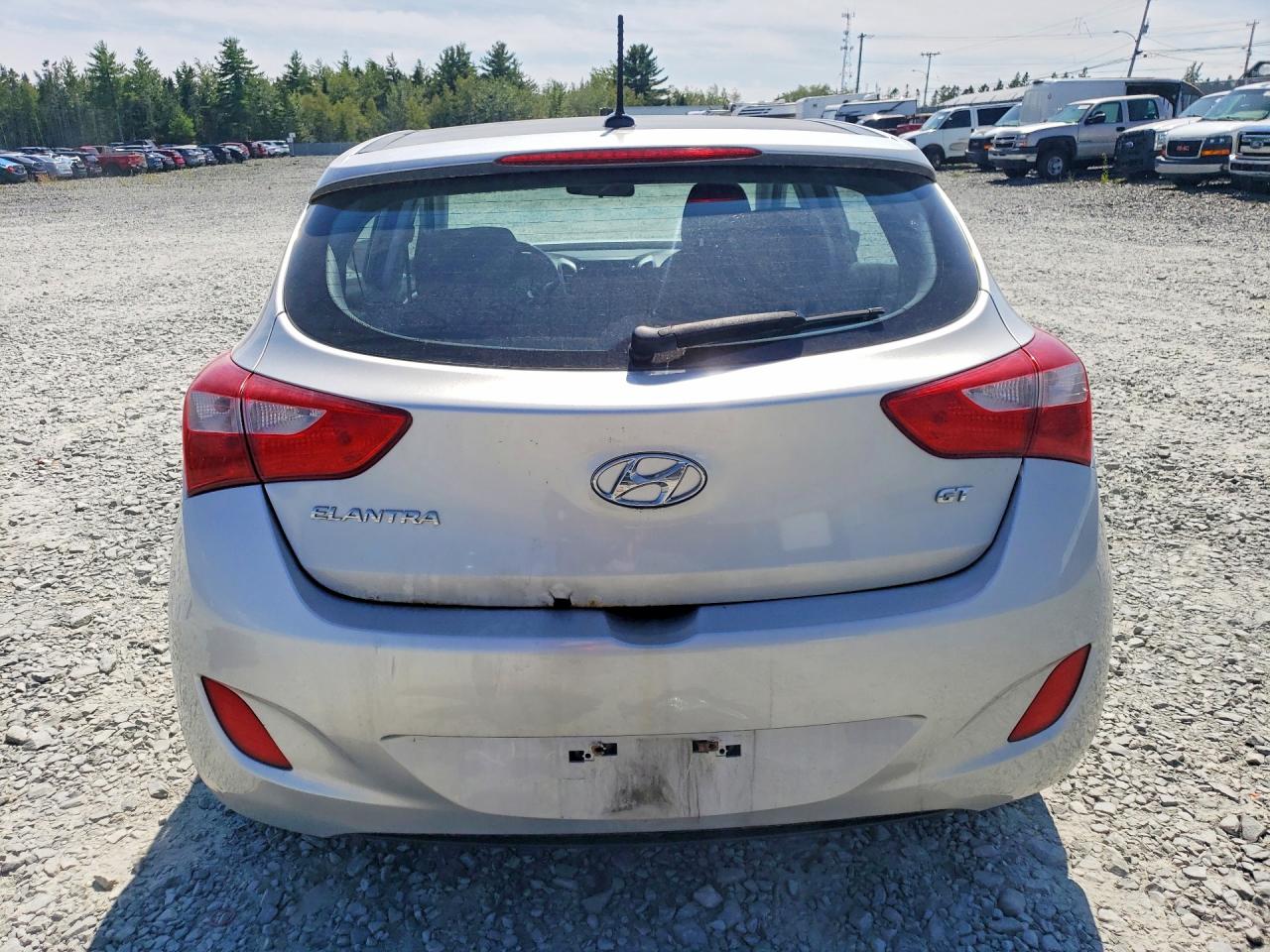 2015 Hyundai Elantra Gt Base Silver vin: KMHD35LH2FU243118