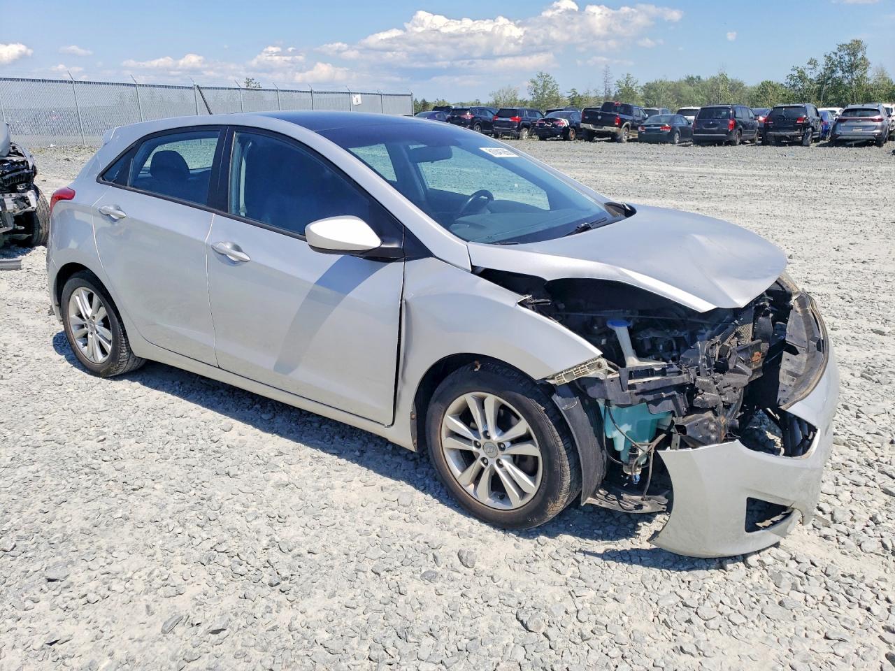 2015 Hyundai Elantra Gt Base Silver vin: KMHD35LH2FU243118