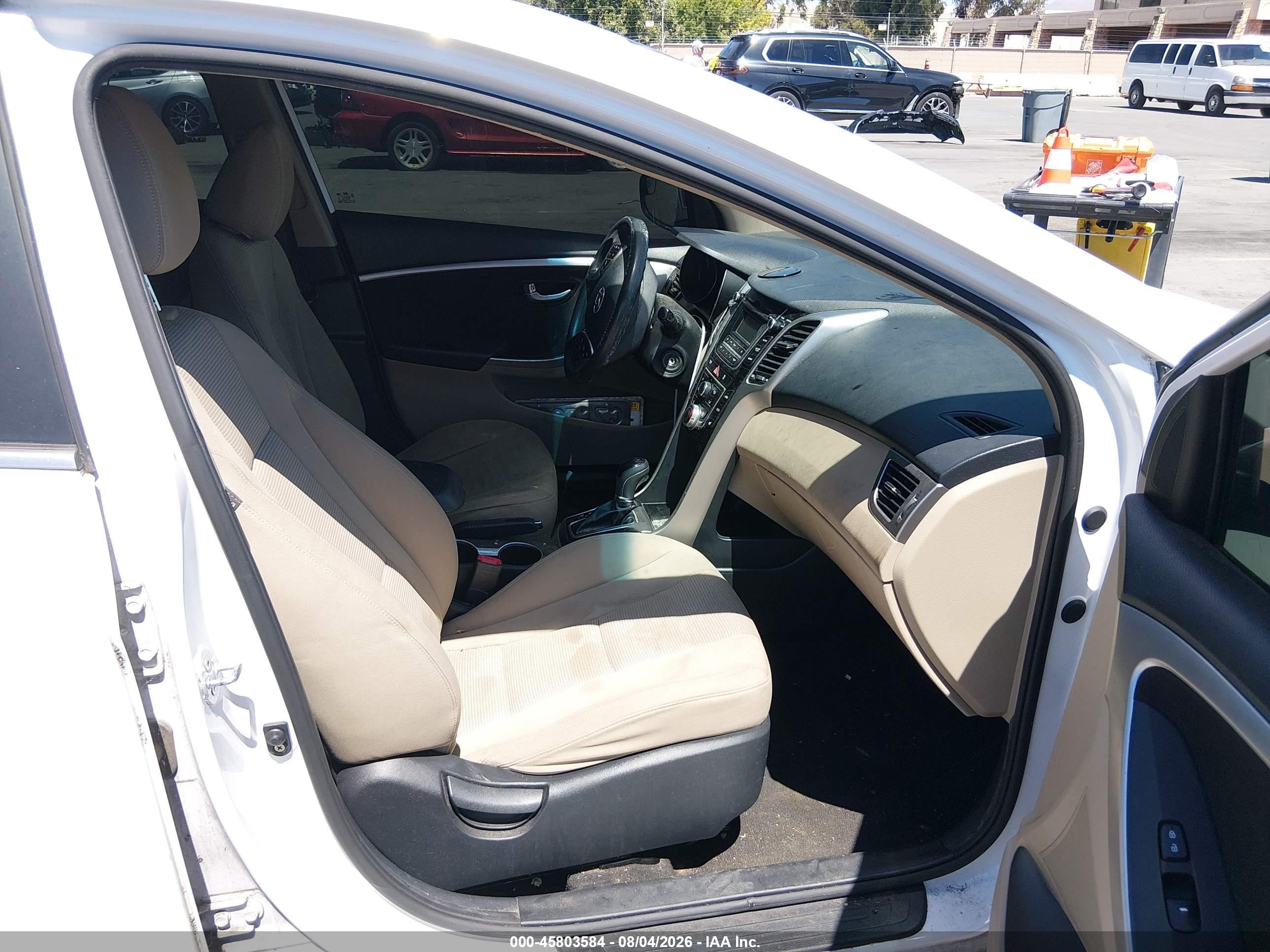 2015 Hyundai Elantra Gt   White vin: KMHD35LH2FU250652