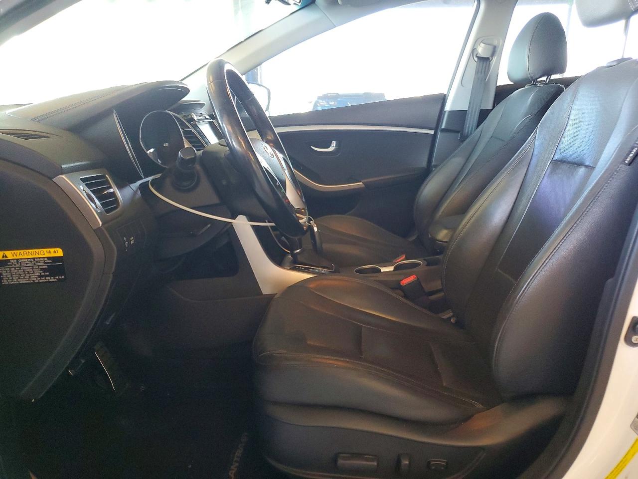 2016 Hyundai Elantra Gt Base White vin: KMHD35LH2GU300497