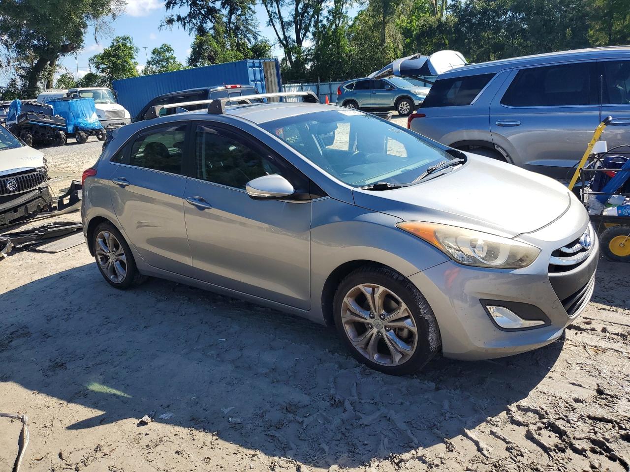 2014 Hyundai Elantra Gt Base Silver vin: KMHD35LH3EU171165