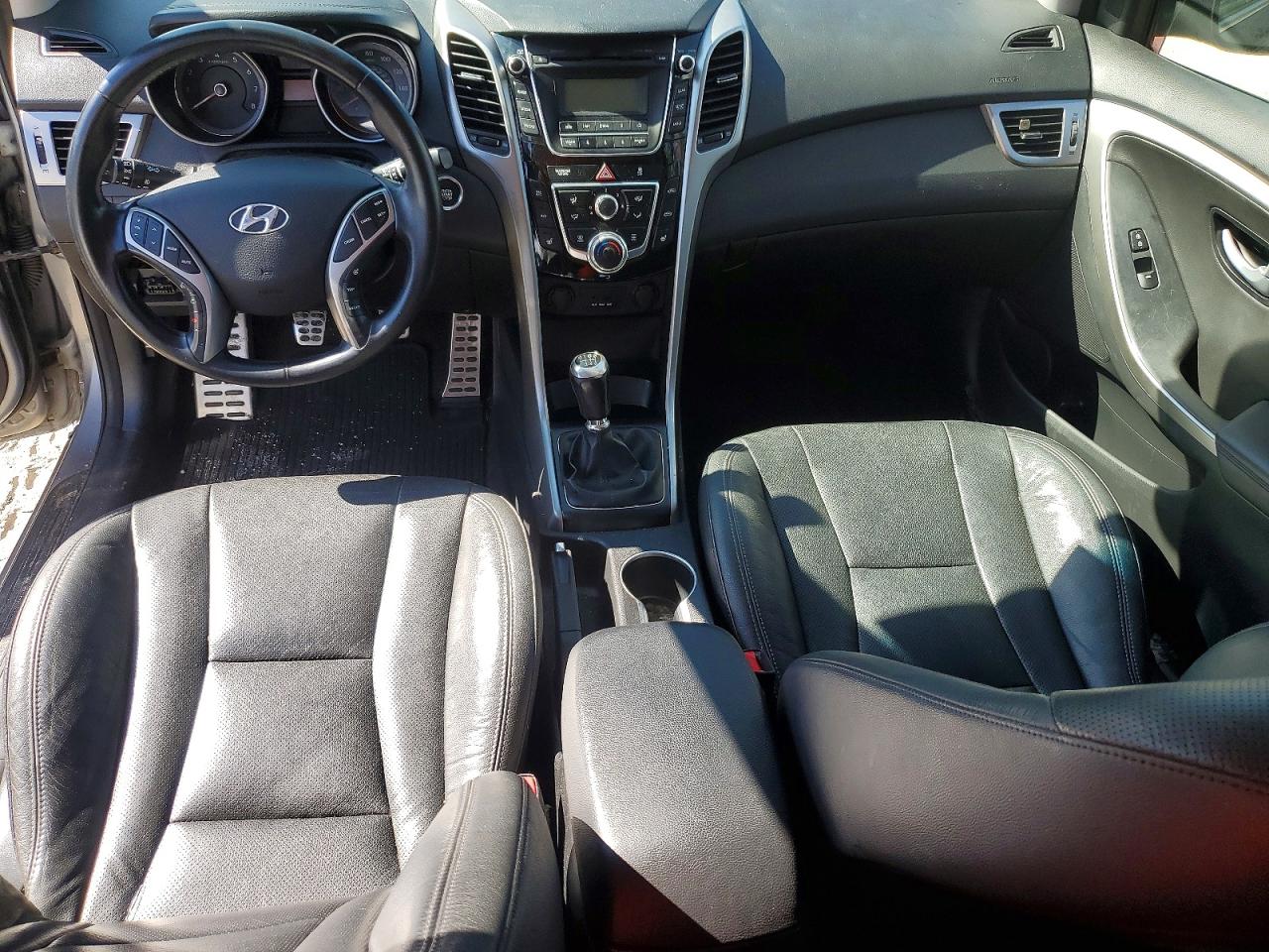 2014 Hyundai Elantra Gt Base Silver vin: KMHD35LH3EU171165