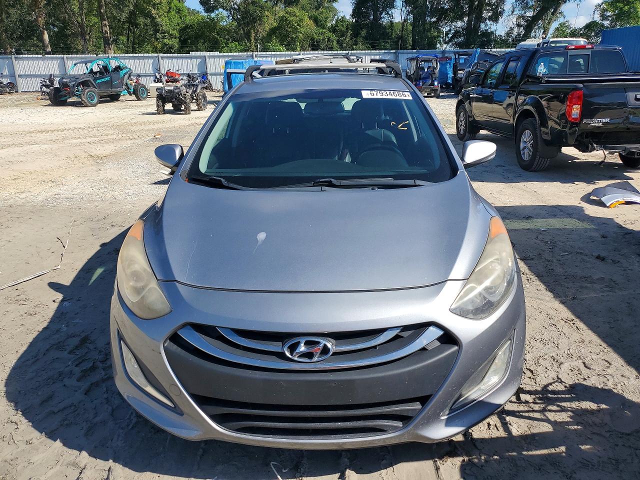2014 Hyundai Elantra Gt Base Silver vin: KMHD35LH3EU171165
