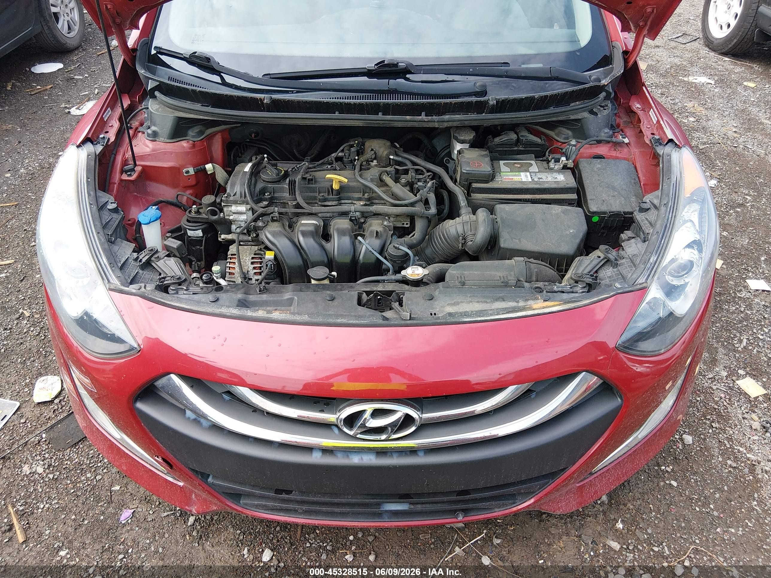 2014 Hyundai Elantra Gt   Red vin: KMHD35LH3EU172087