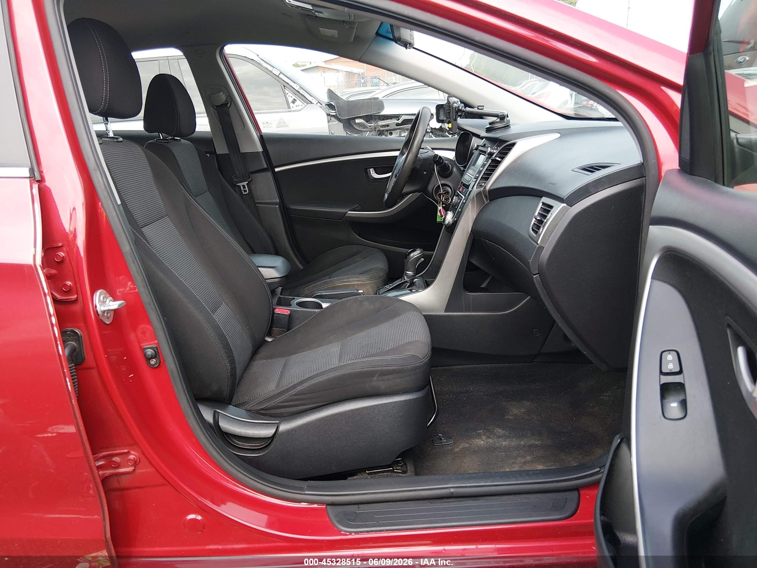 2014 Hyundai Elantra Gt   Red vin: KMHD35LH3EU172087