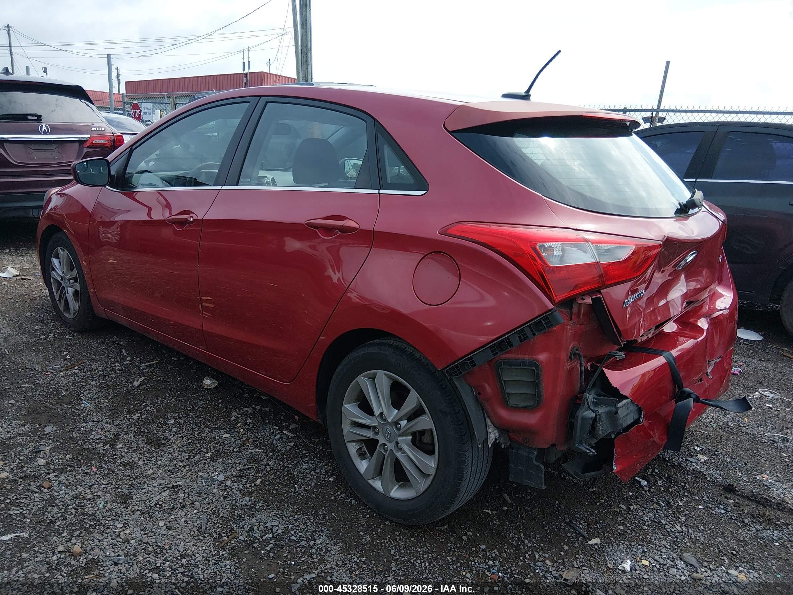2014 Hyundai Elantra Gt   Red vin: KMHD35LH3EU172087