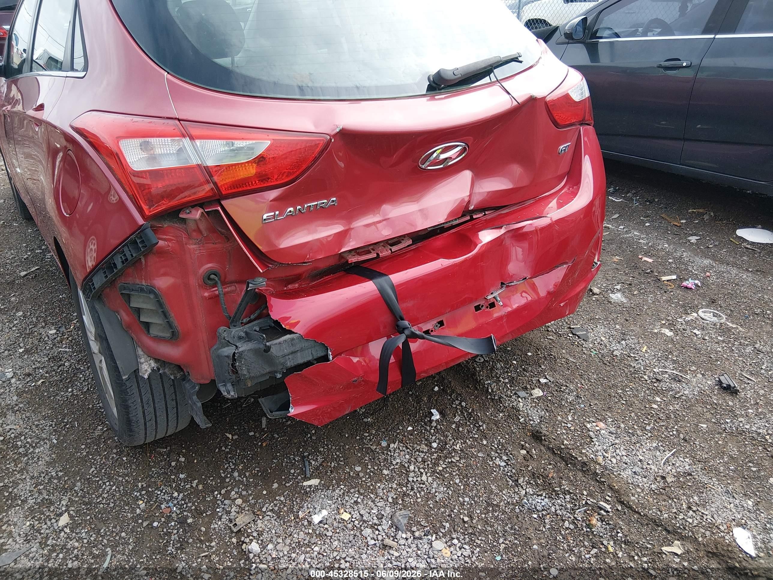 2014 Hyundai Elantra Gt   Red vin: KMHD35LH3EU172087