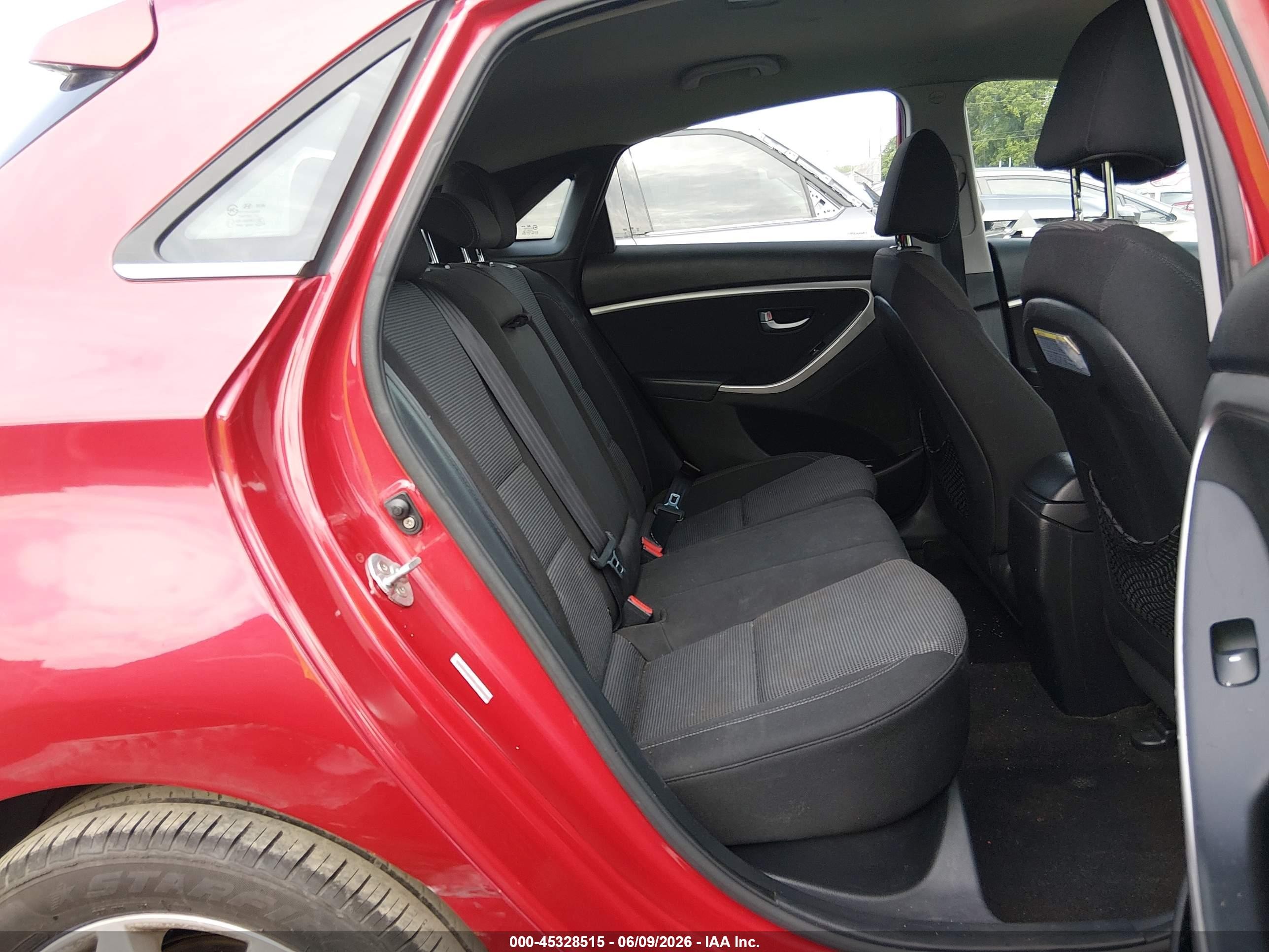 2014 Hyundai Elantra Gt   Red vin: KMHD35LH3EU172087