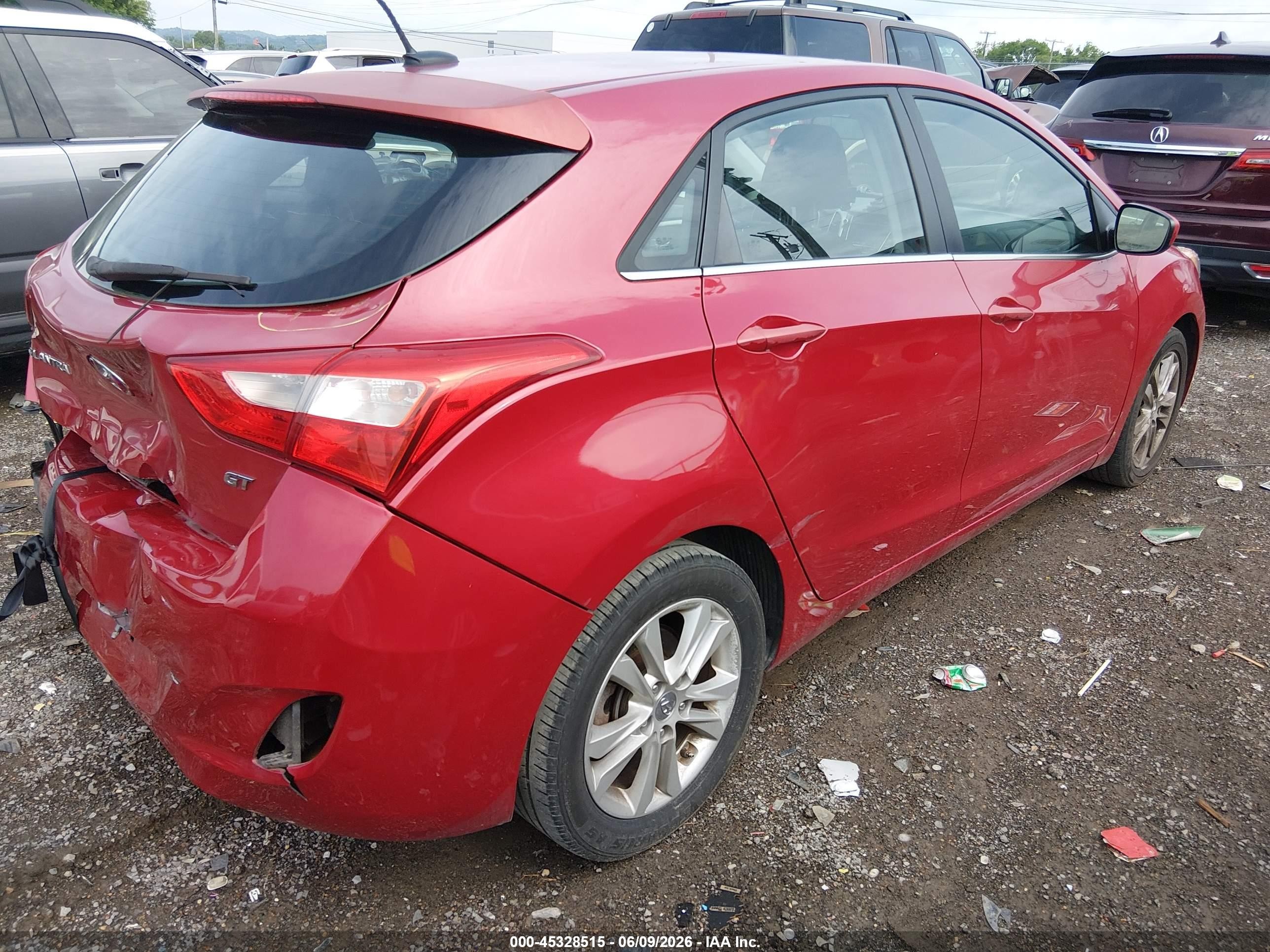 2014 Hyundai Elantra Gt   Red vin: KMHD35LH3EU172087