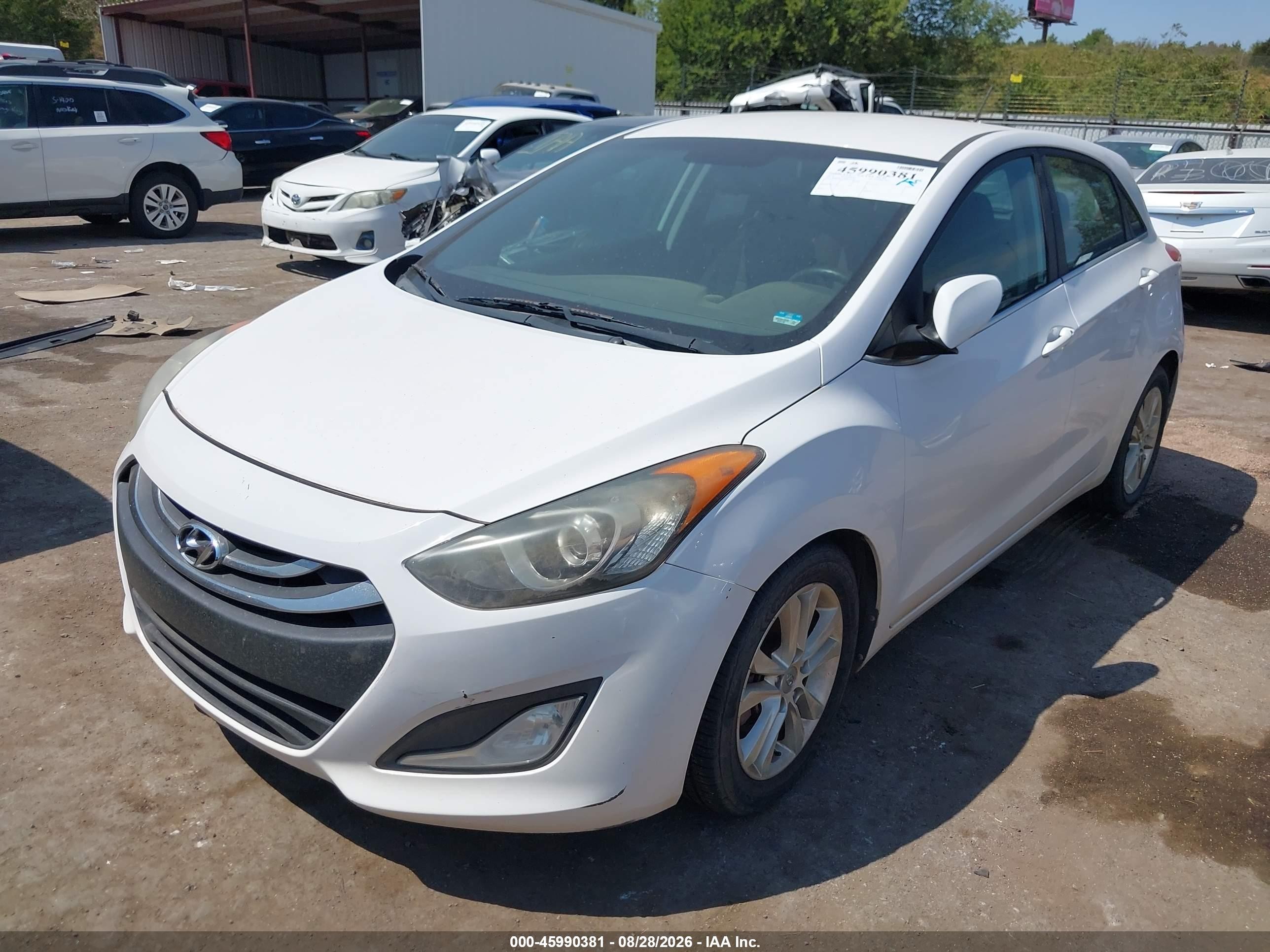 2014 Hyundai Elantra Gt   White vin: KMHD35LH3EU172428