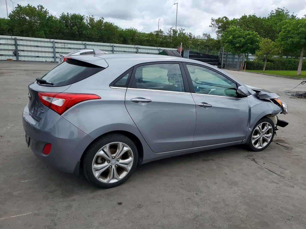2014 Hyundai Elantra Gt Base Silver vin: KMHD35LH3EU184711