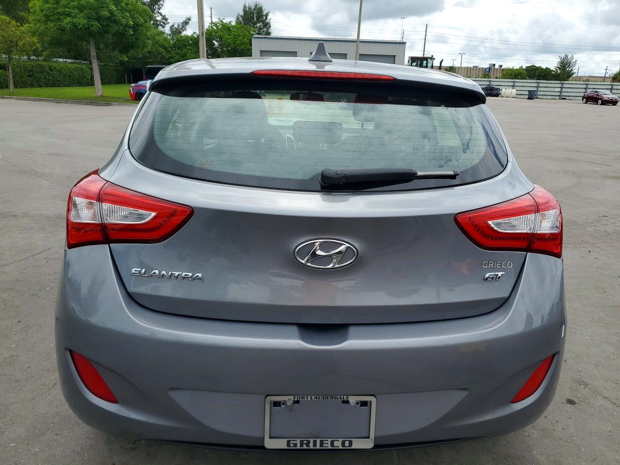 2014 Hyundai Elantra Gt Base Silver vin: KMHD35LH3EU184711