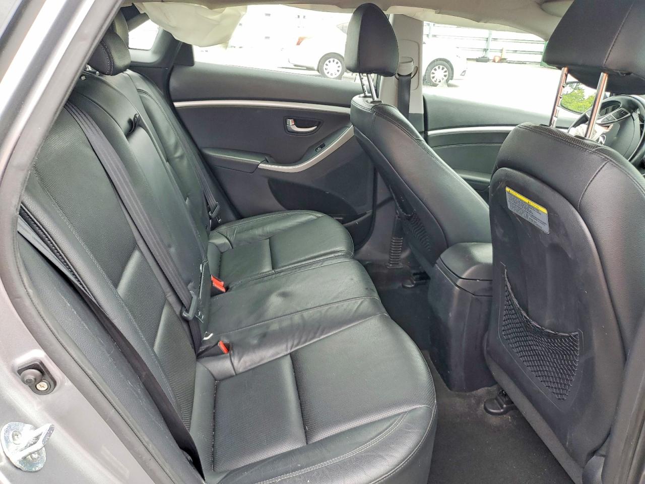 2014 Hyundai Elantra Gt Base Silver vin: KMHD35LH3EU184711