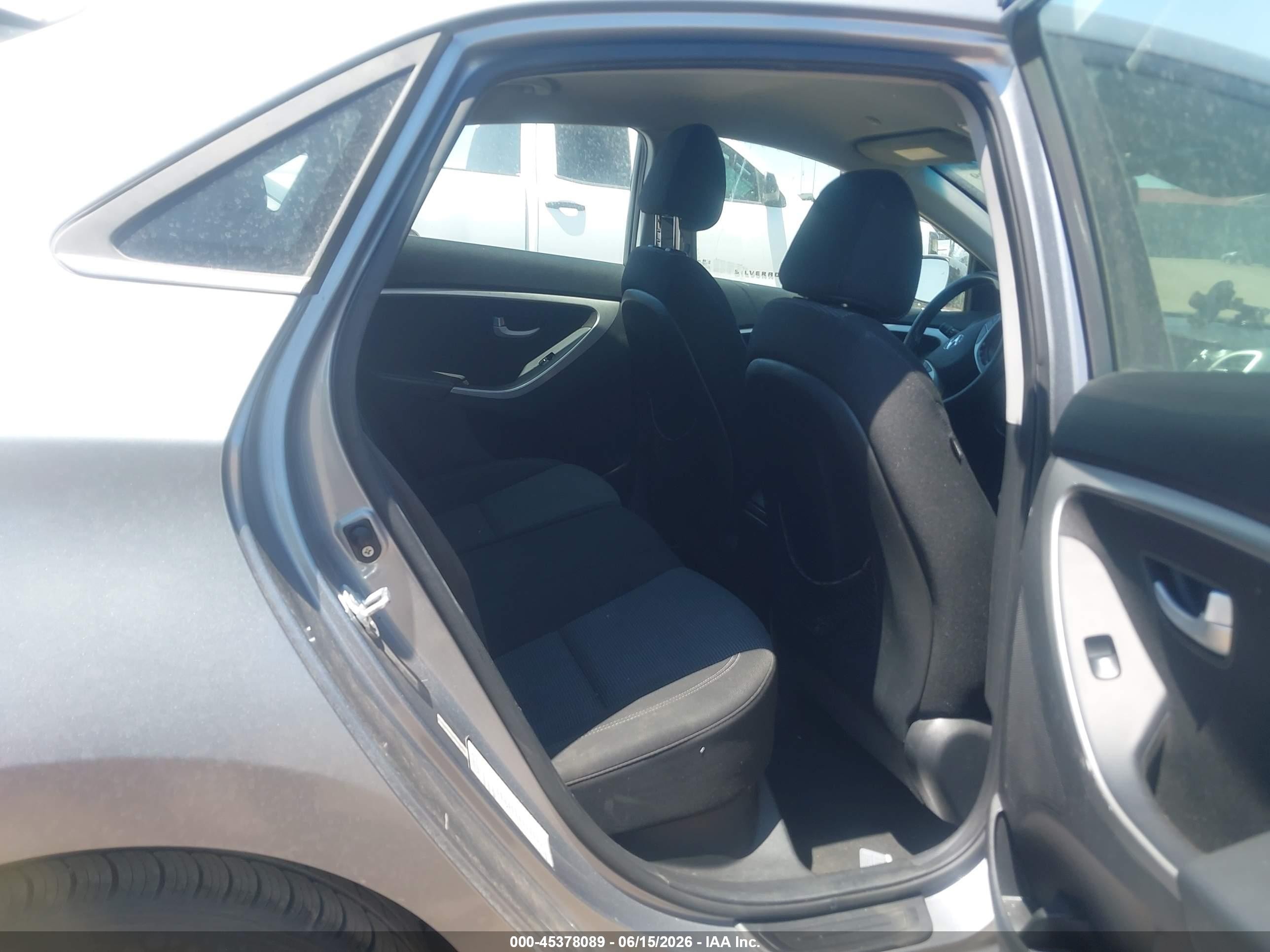 2014 Hyundai Elantra Gt   Silver vin: KMHD35LH3EU184739