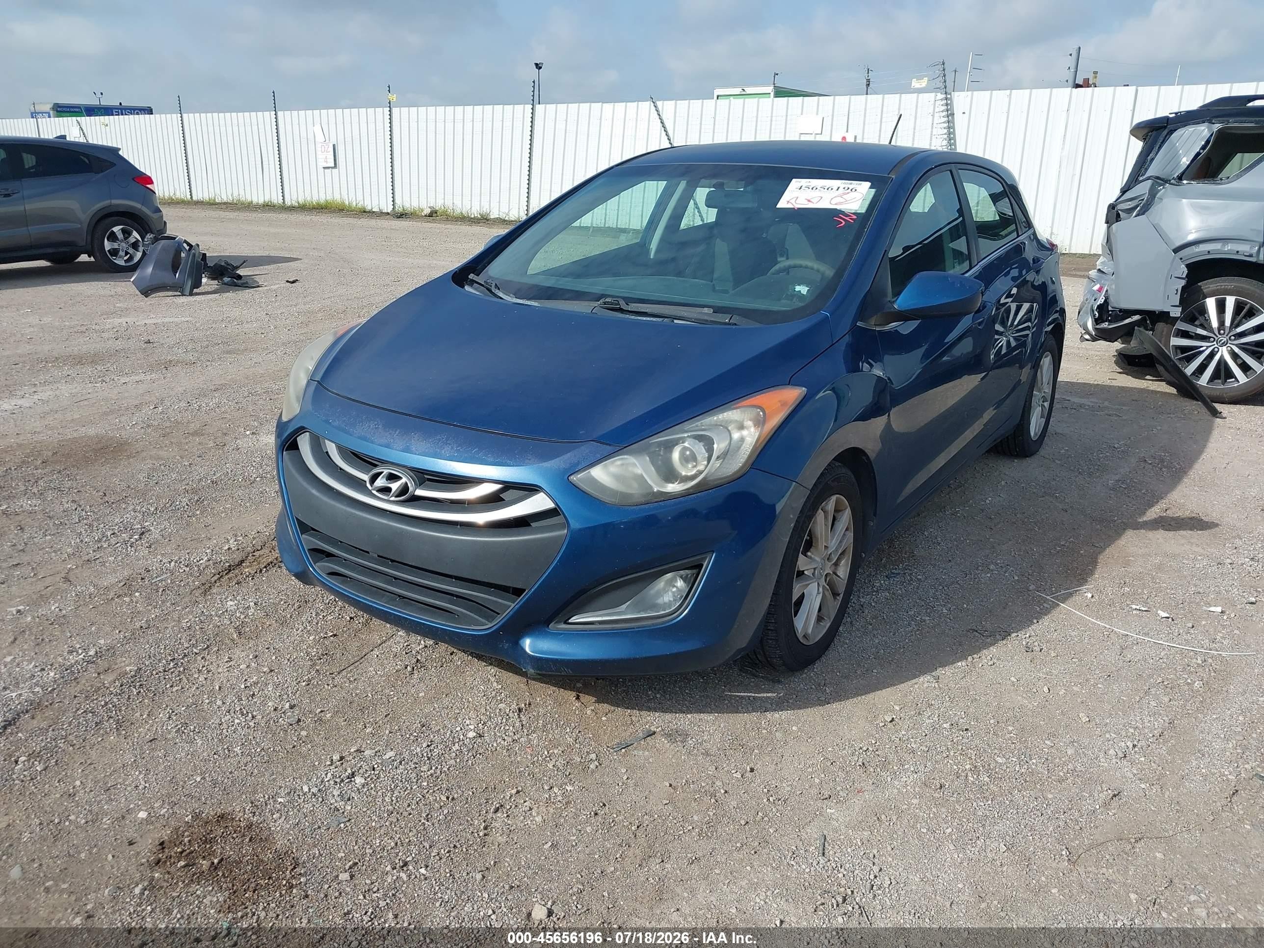 2014 Hyundai Elantra Gt   Blue vin: KMHD35LH3EU191870