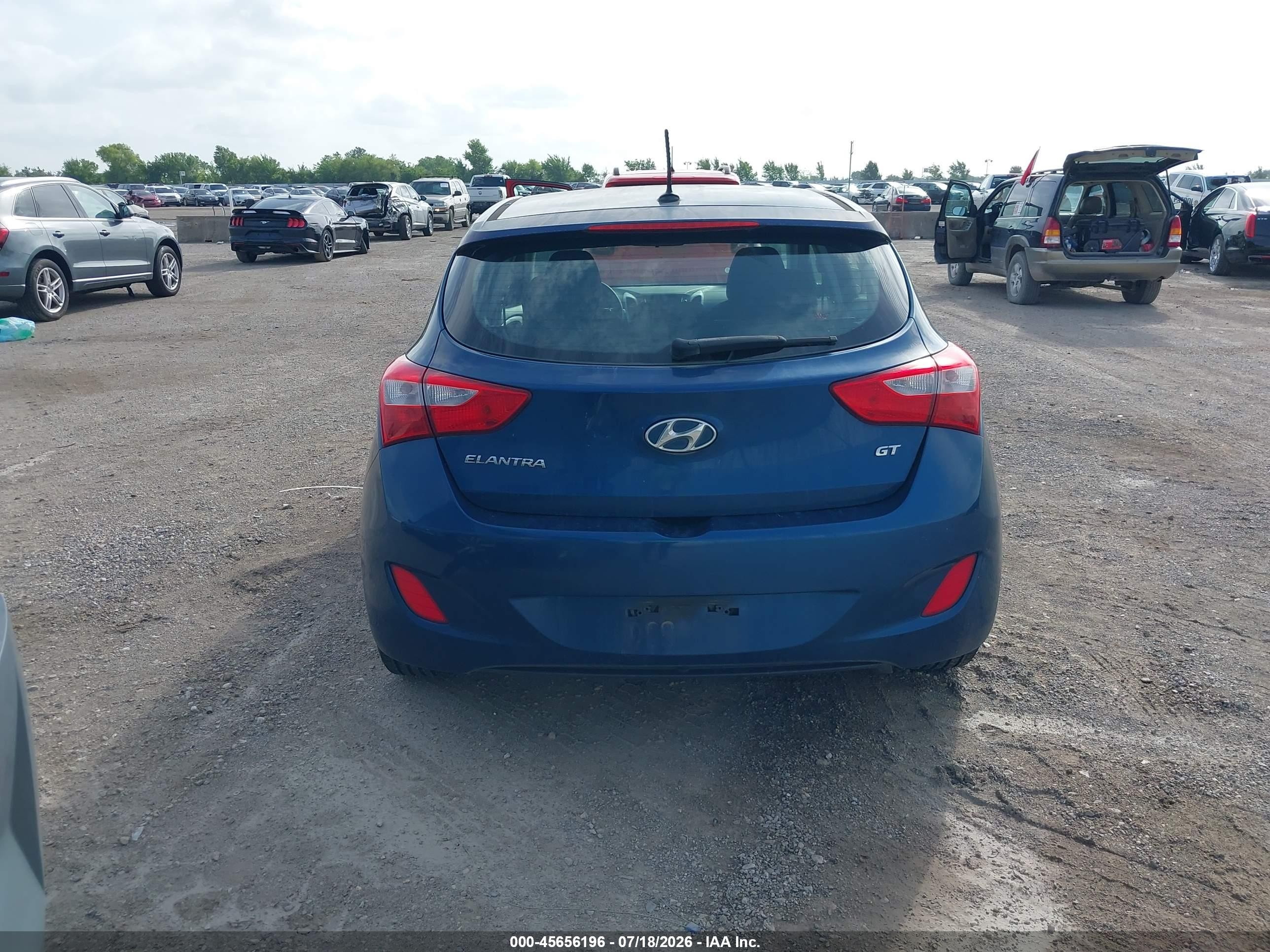 2014 Hyundai Elantra Gt   Blue vin: KMHD35LH3EU191870