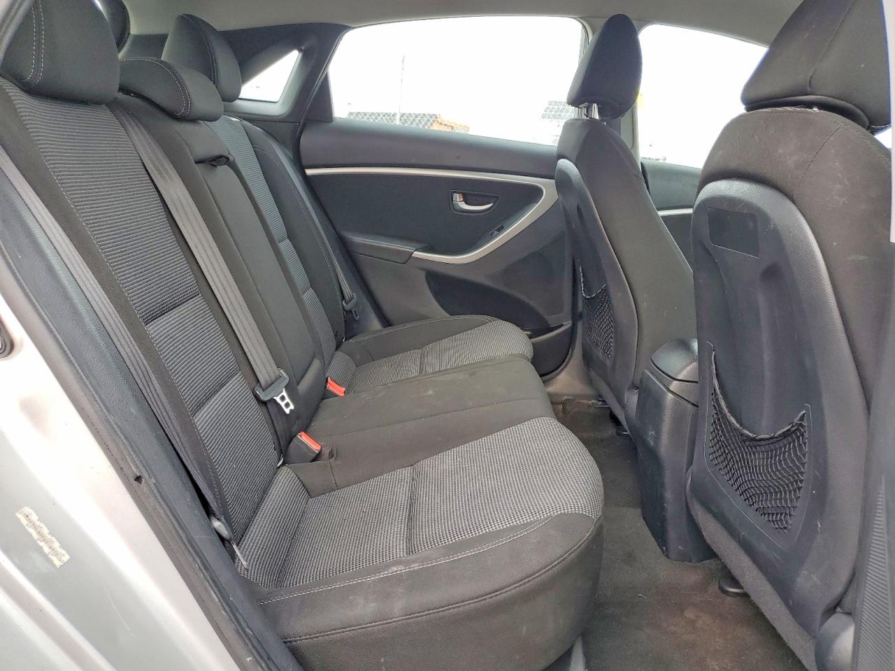 2014 Hyundai Elantra Gt Base Silver vin: KMHD35LH3EU214872