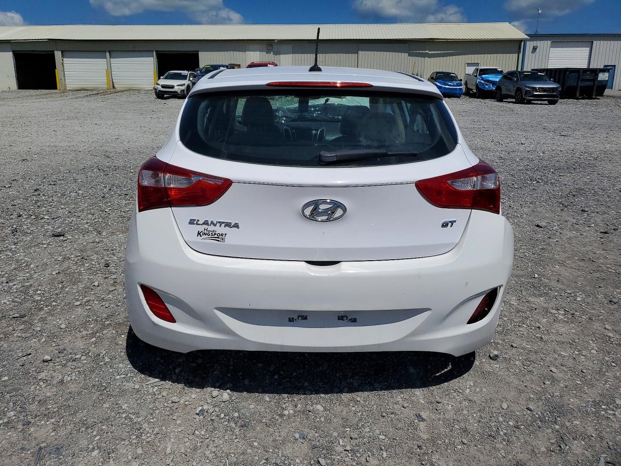 2015 Hyundai Elantra Gt Base White vin: KMHD35LH3FU236596