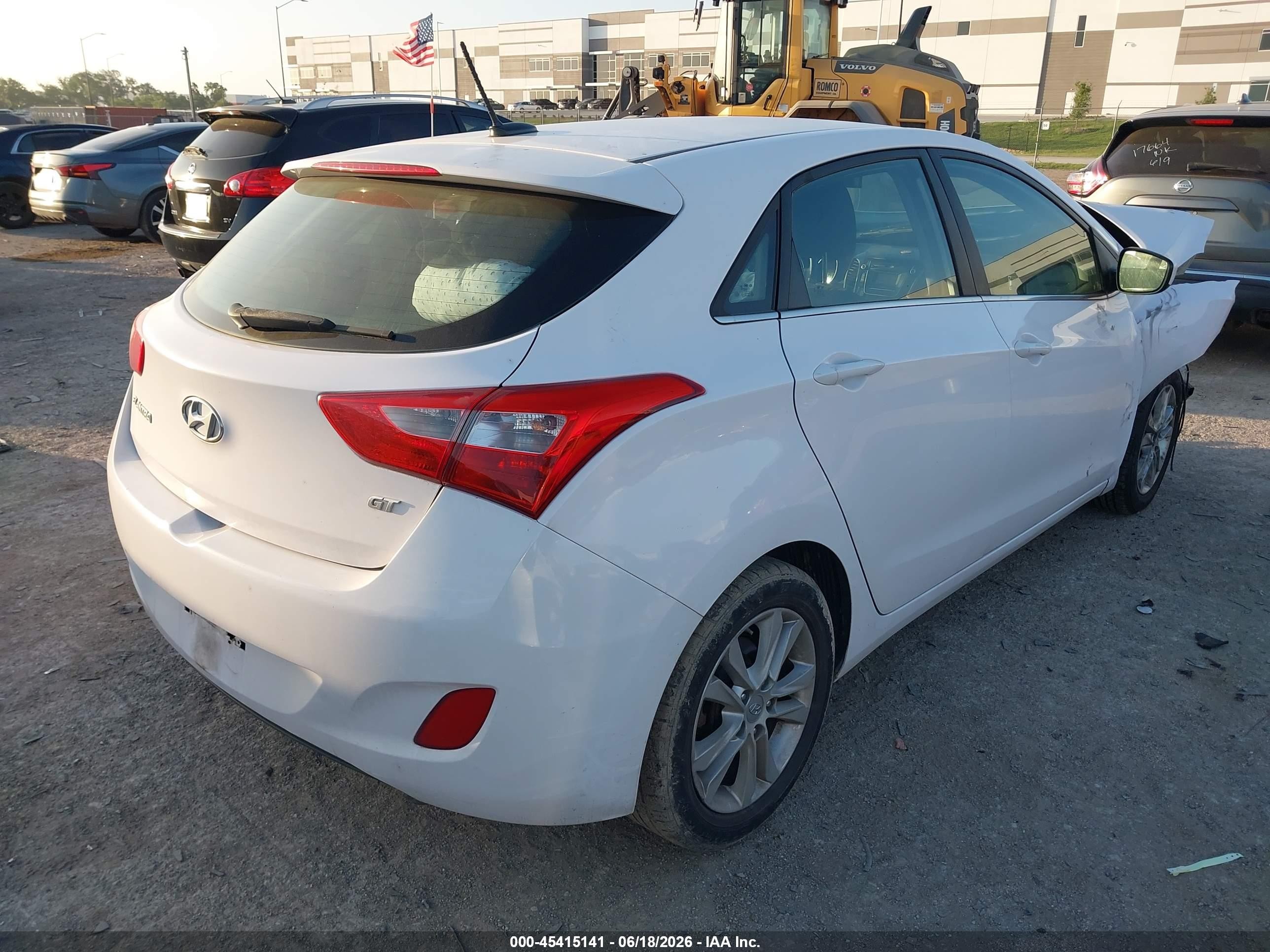 2015 Hyundai Elantra Gt   White vin: KMHD35LH3FU248411