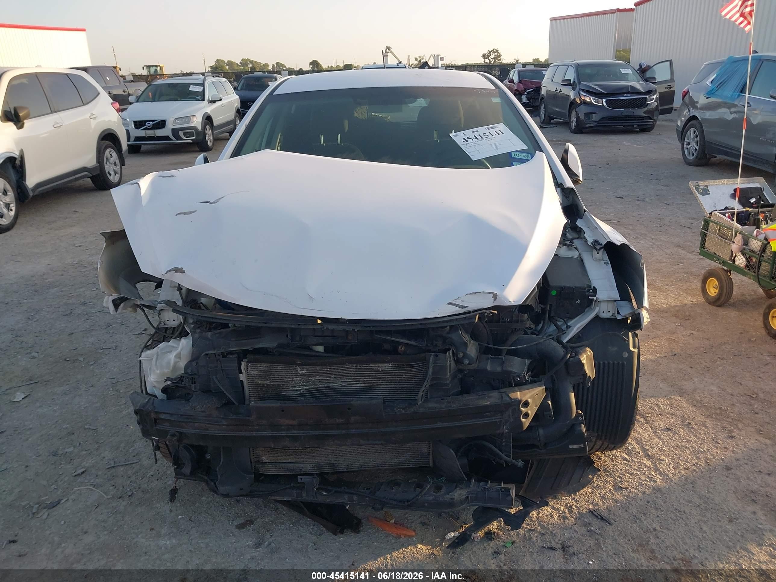 2015 Hyundai Elantra Gt   White vin: KMHD35LH3FU248411