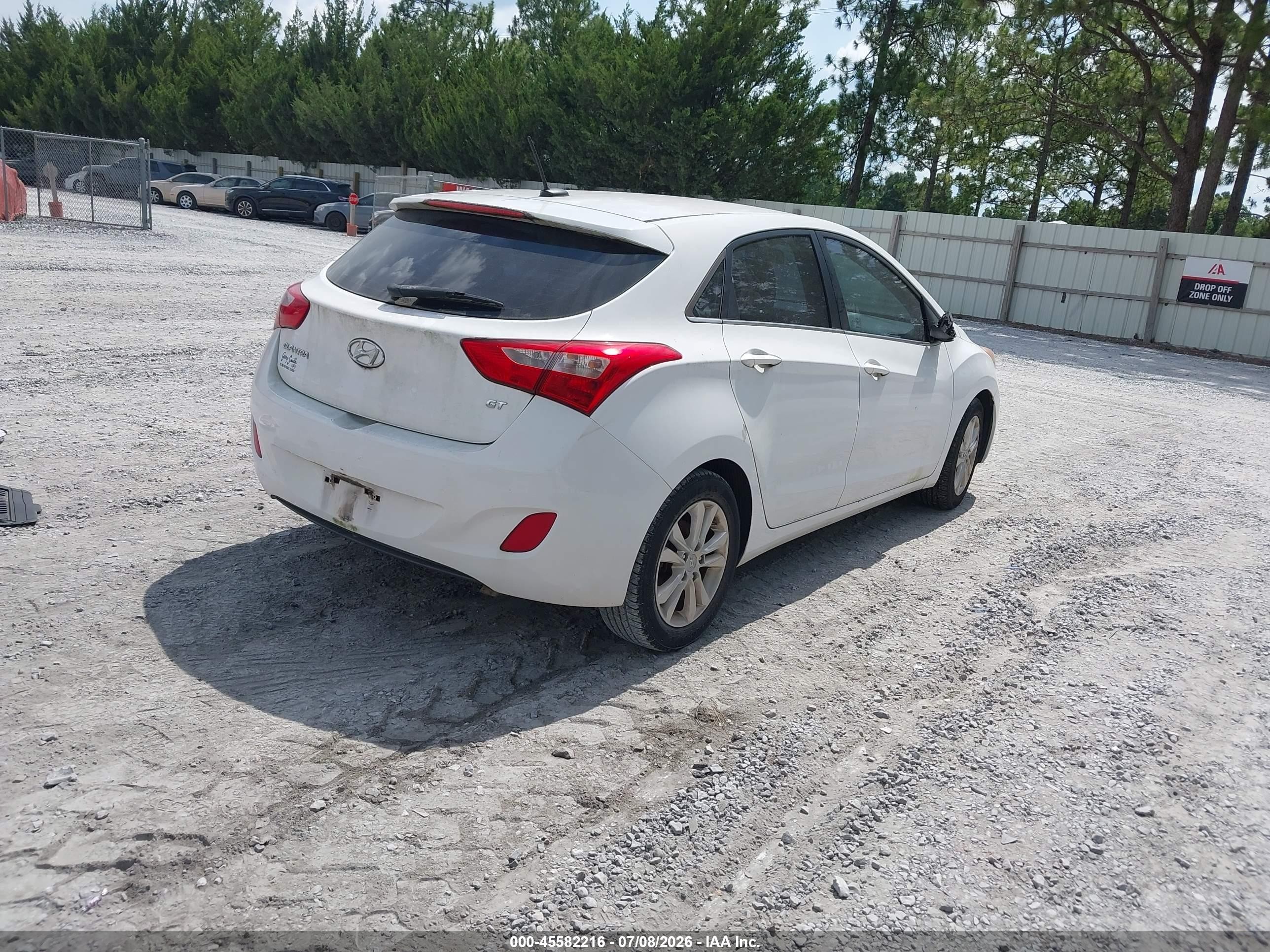 2014 Hyundai Elantra Gt   White vin: KMHD35LH4EU165391