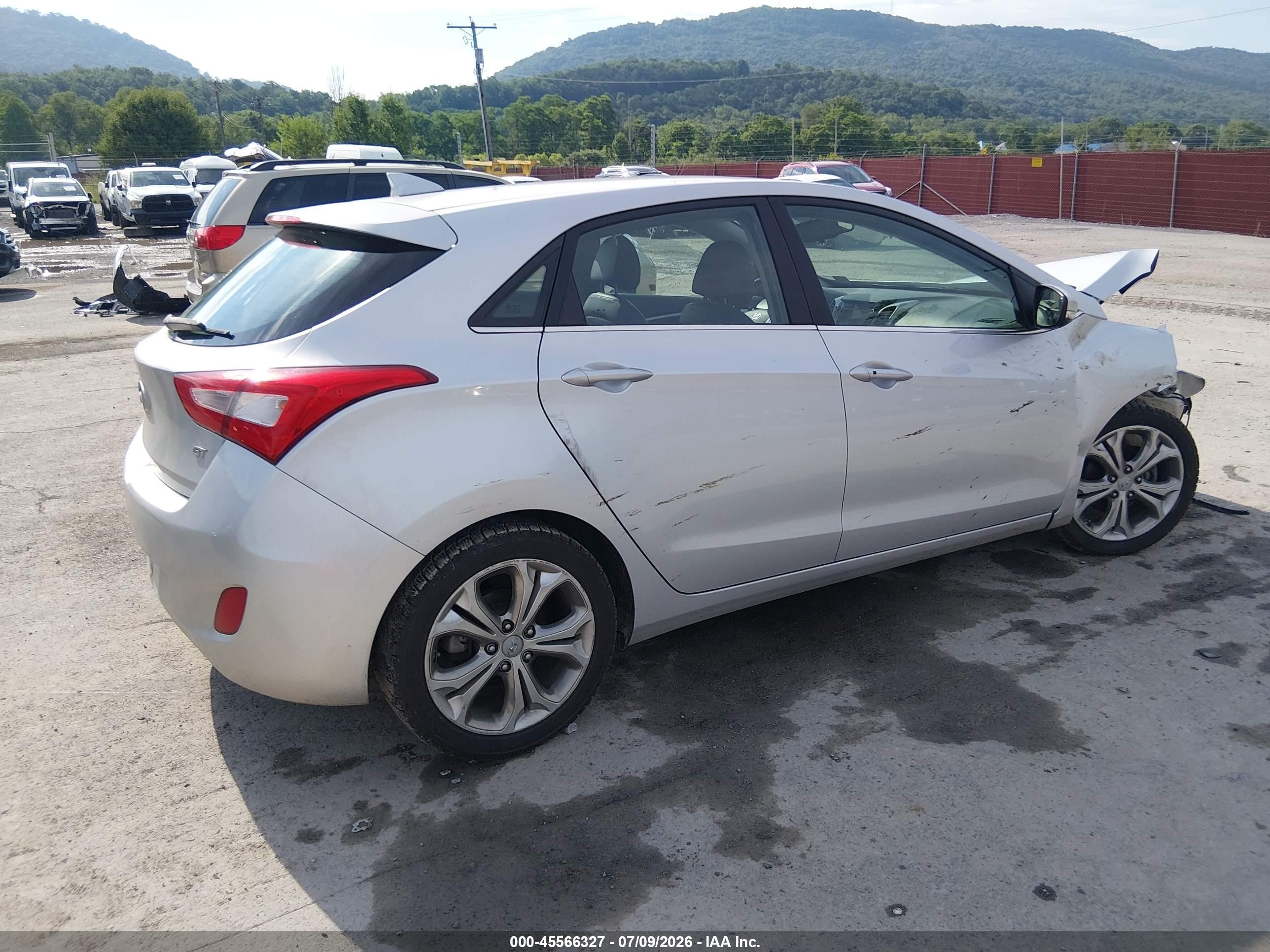 2014 Hyundai Elantra Gt   Silver vin: KMHD35LH4EU171692