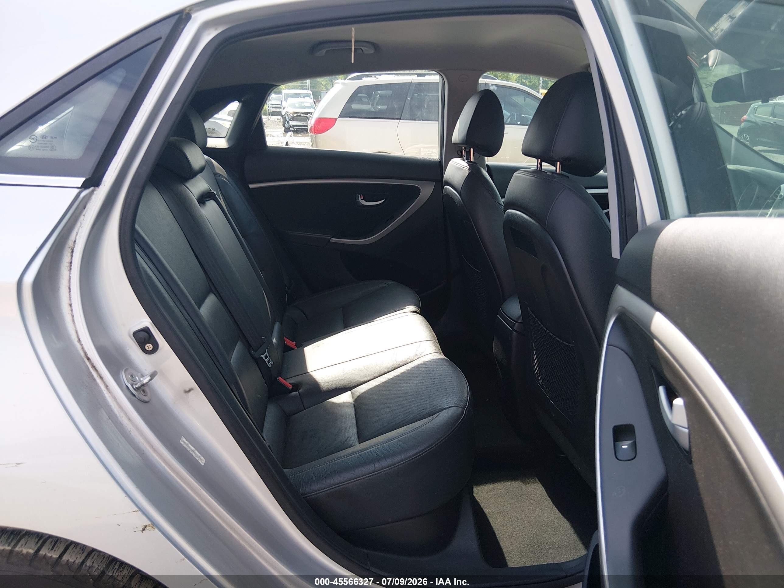 2014 Hyundai Elantra Gt   Silver vin: KMHD35LH4EU171692
