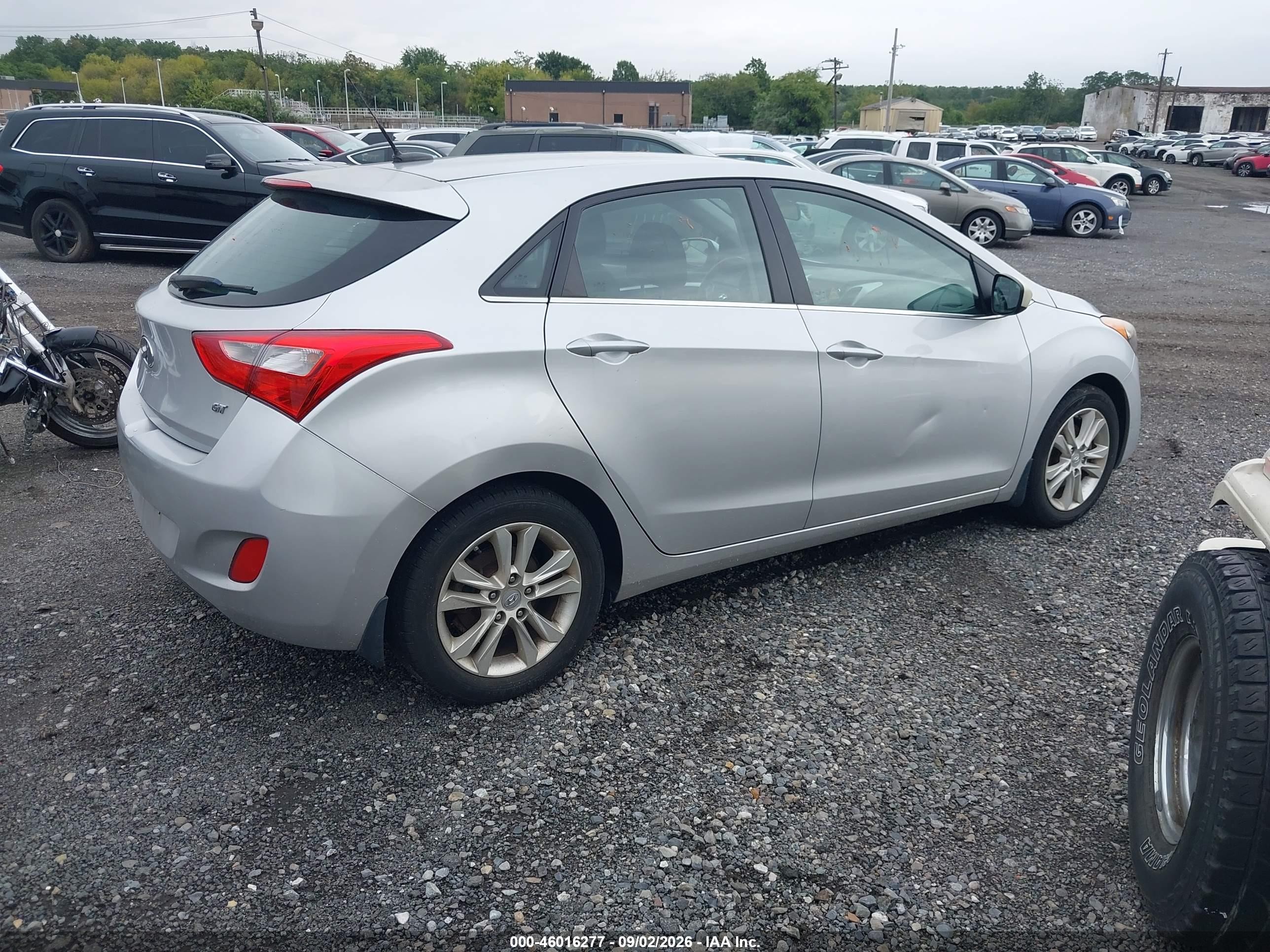 2014 Hyundai Elantra Gt   Желто-коричневый vin: KMHD35LH4EU208319