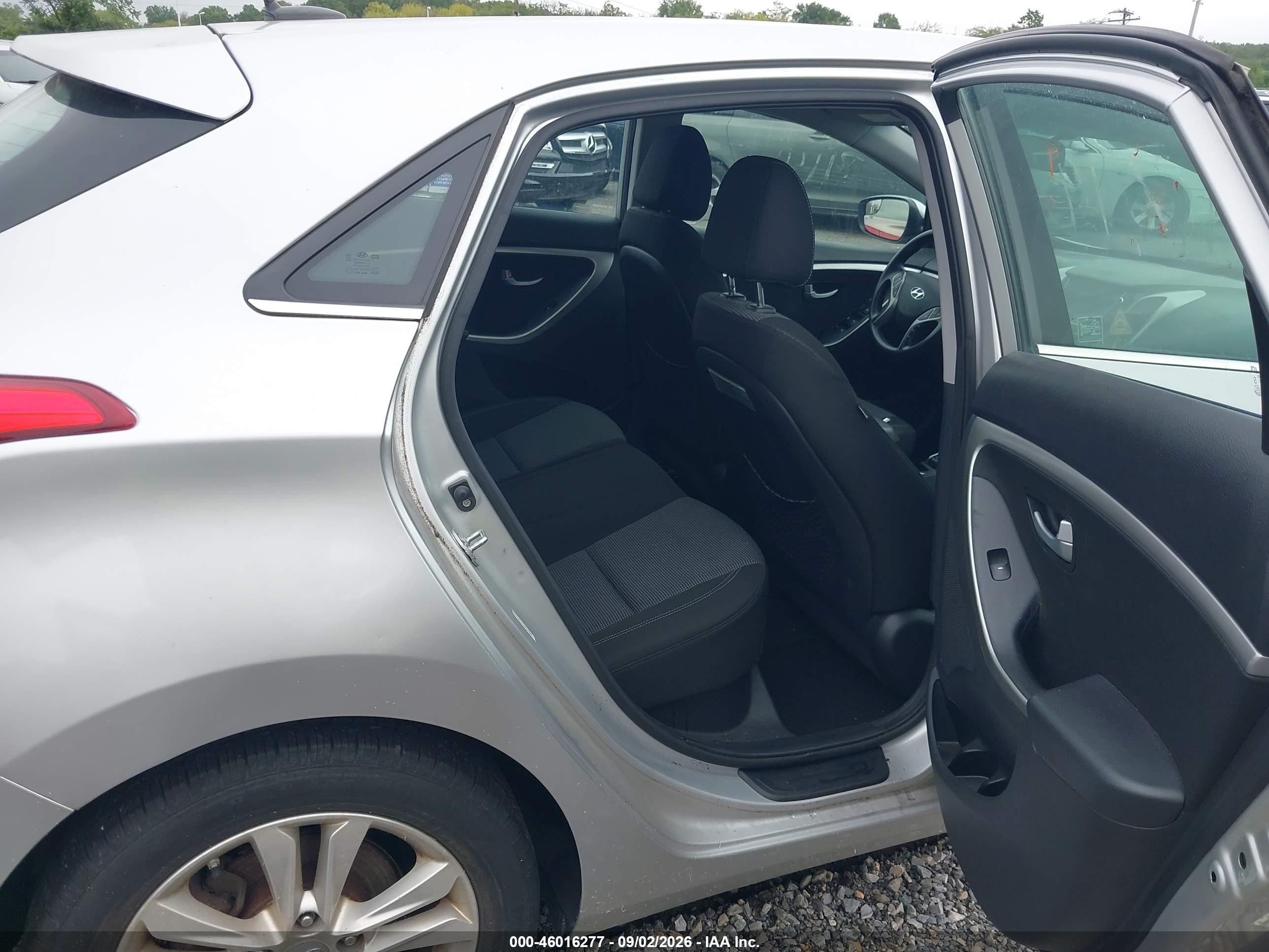 2014 Hyundai Elantra Gt   Желто-коричневый vin: KMHD35LH4EU208319