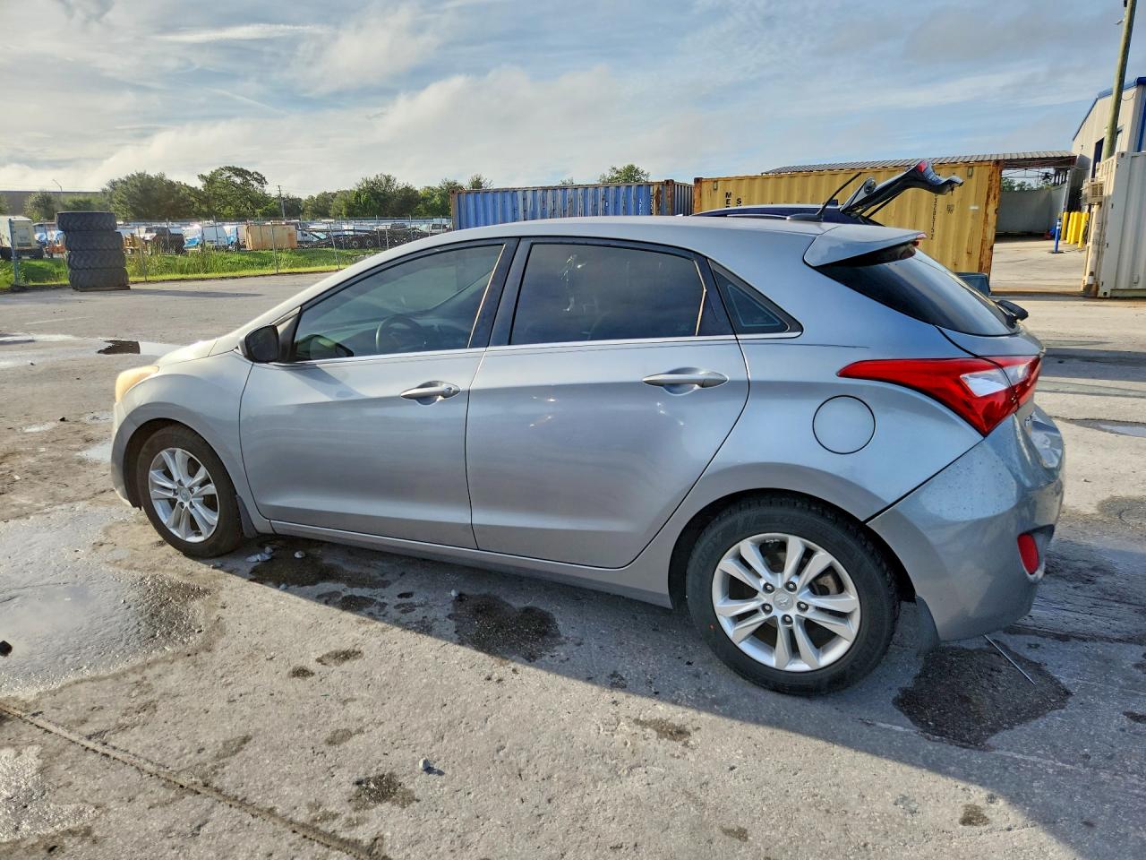 2014 Hyundai Elantra Gt Base Silver vin: KMHD35LH4EU210118