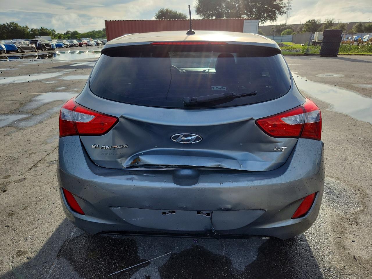 2014 Hyundai Elantra Gt Base Silver vin: KMHD35LH4EU210118