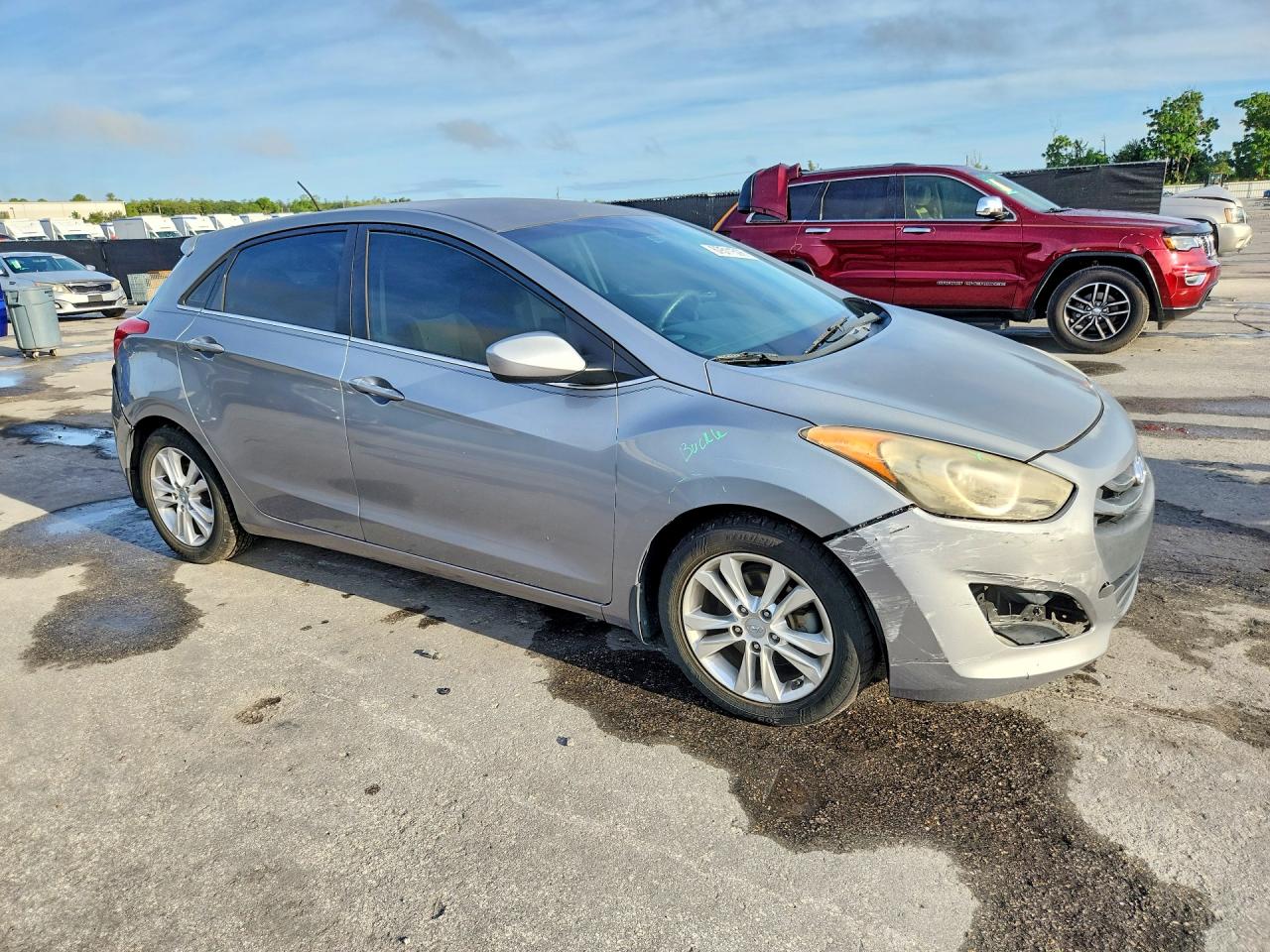 2014 Hyundai Elantra Gt Base Silver vin: KMHD35LH4EU210118