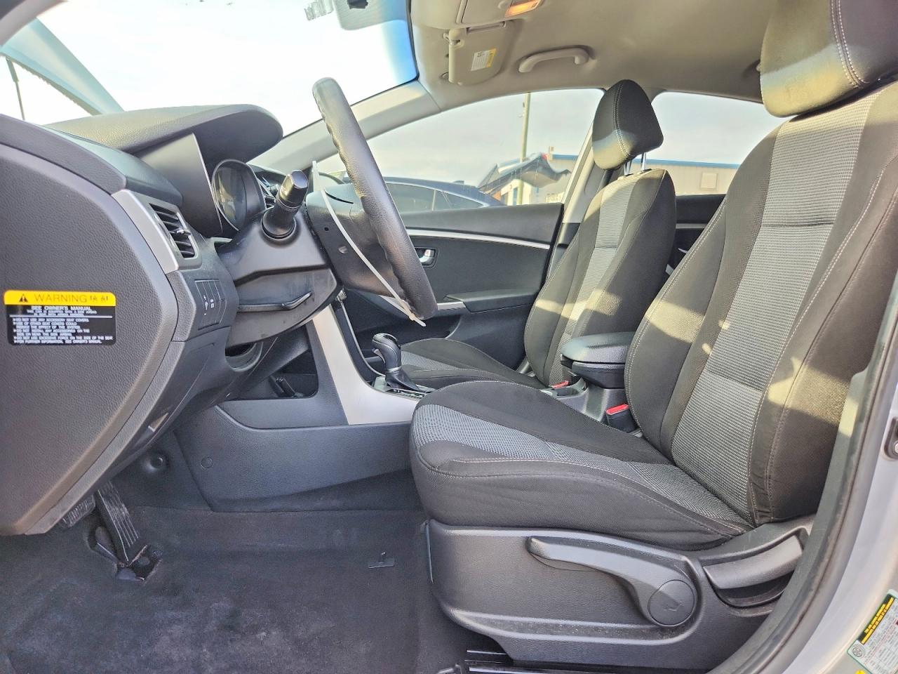 2014 Hyundai Elantra Gt Base Silver vin: KMHD35LH4EU210118
