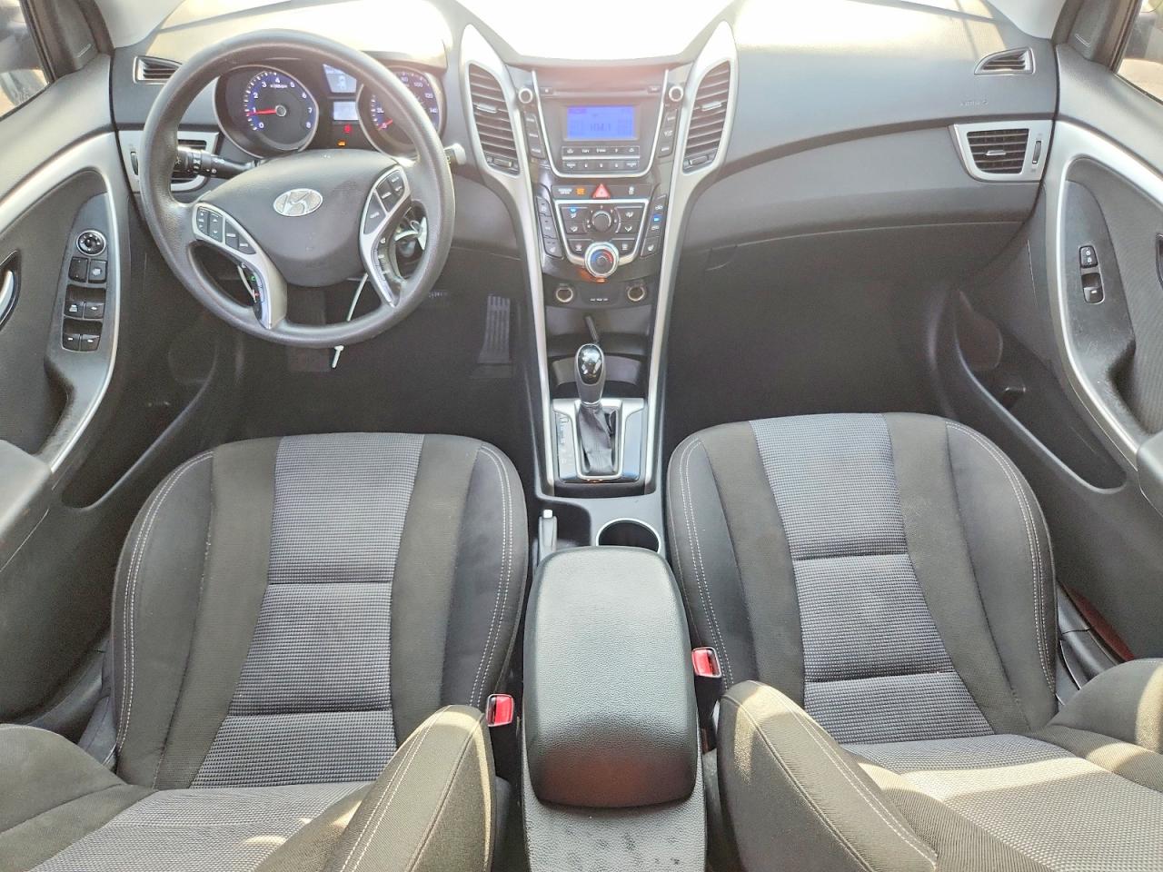 2014 Hyundai Elantra Gt Base Silver vin: KMHD35LH4EU210118
