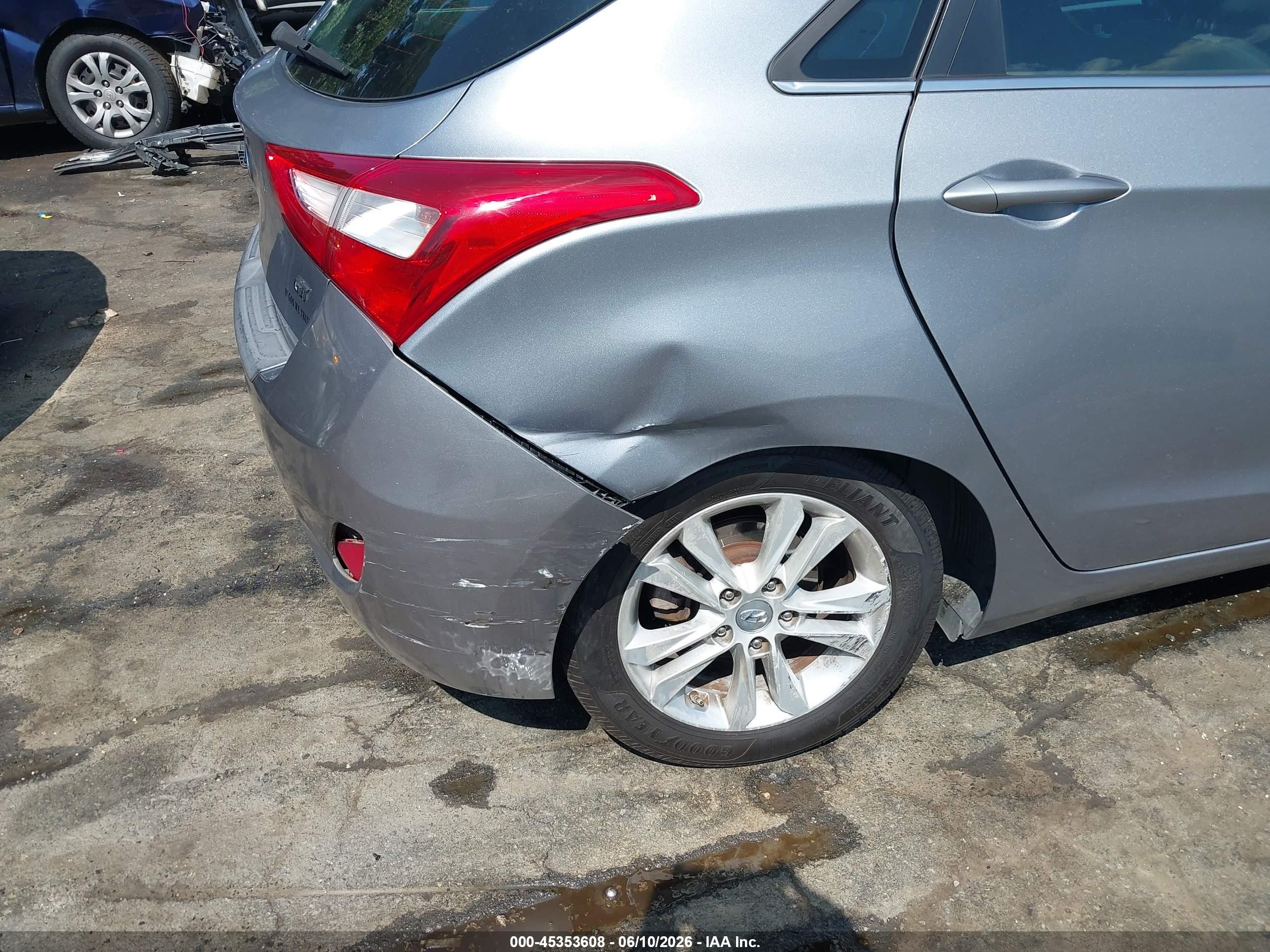 2014 Hyundai Elantra Gt   Silver vin: KMHD35LH4EU214654